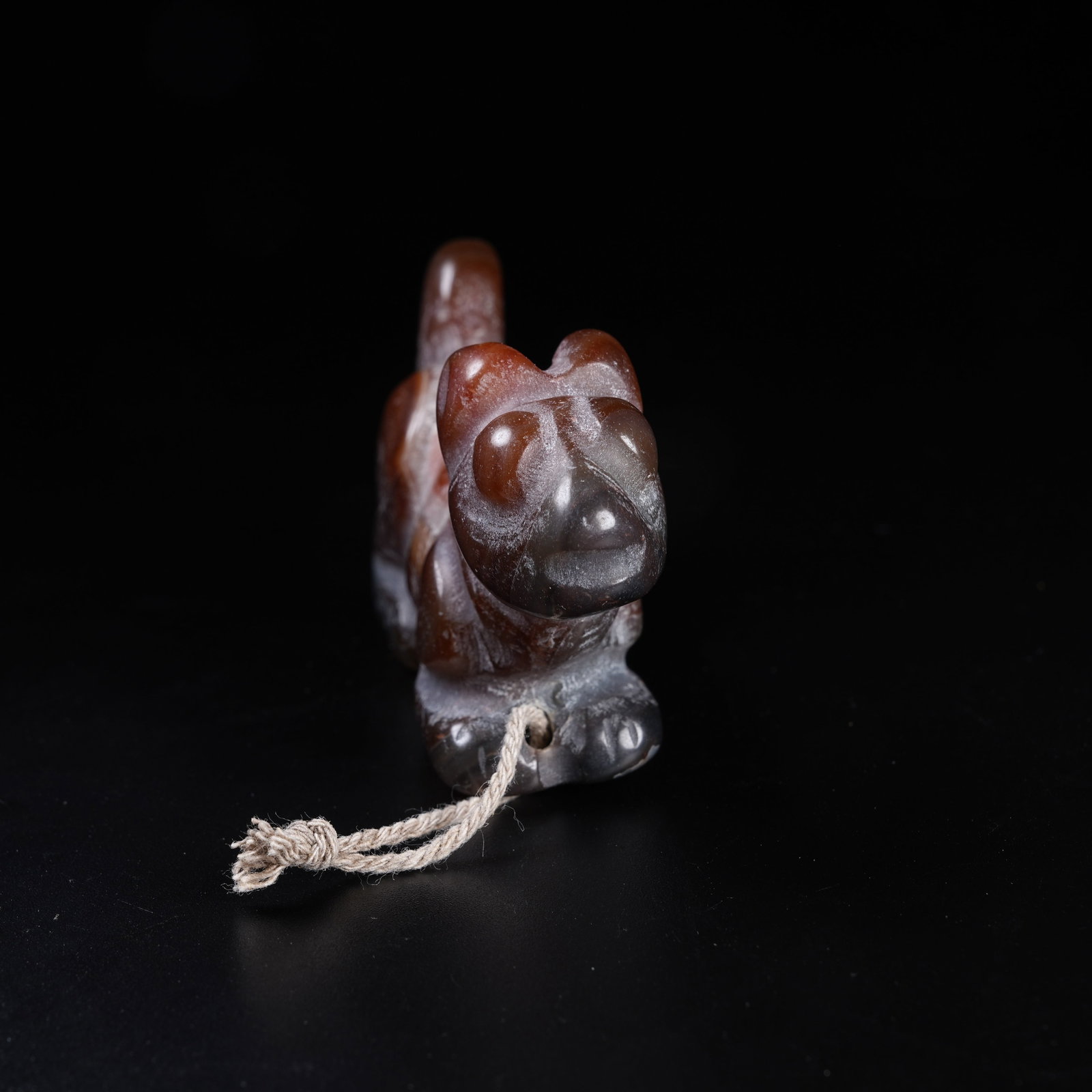 A AGATE AUSPICIOUS BEAST ORNAMENT - 2