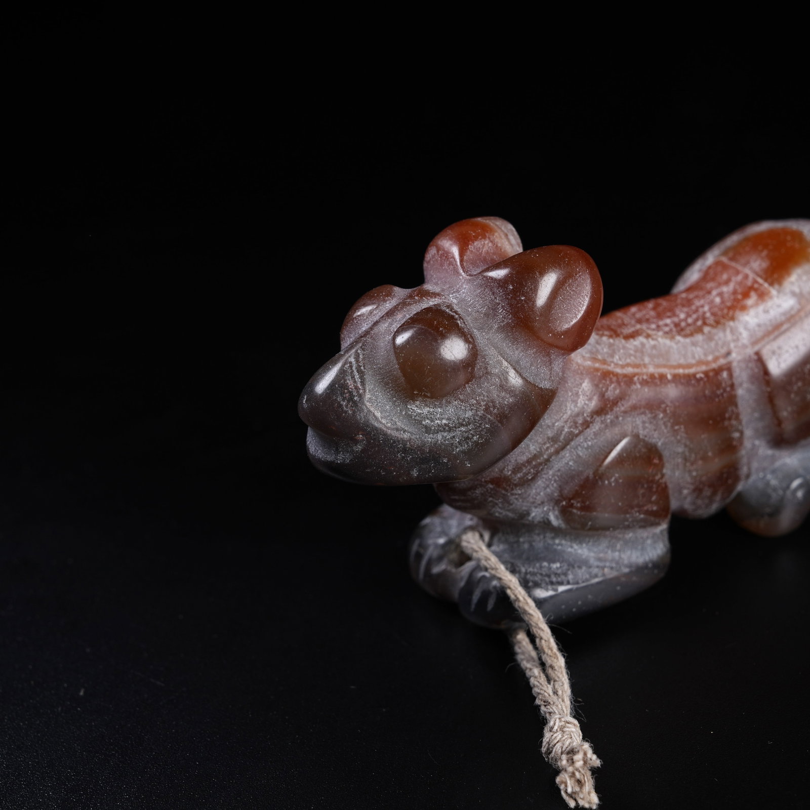 A AGATE AUSPICIOUS BEAST ORNAMENT - 7
