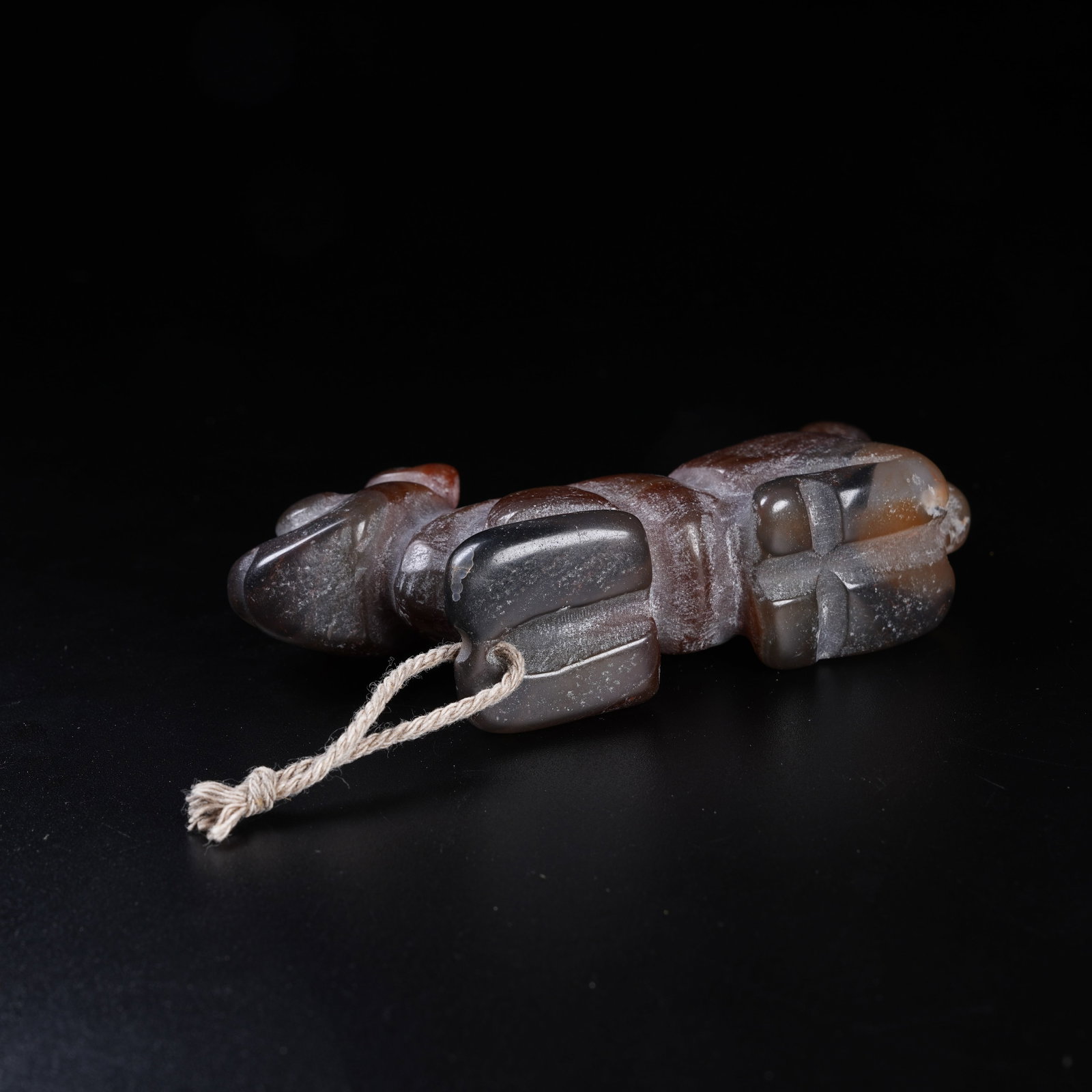 A AGATE AUSPICIOUS BEAST ORNAMENT - 8