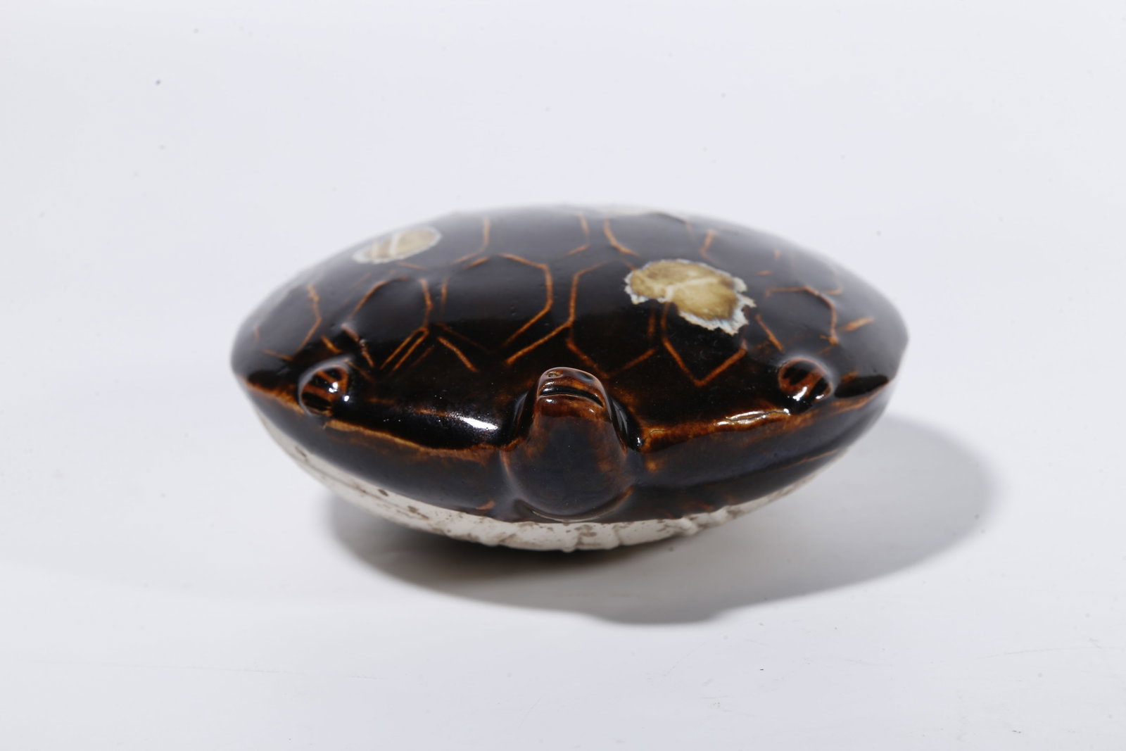 A DING WARE BROWN?PAINTED TURTLE?FORM ORNAMENT - 3