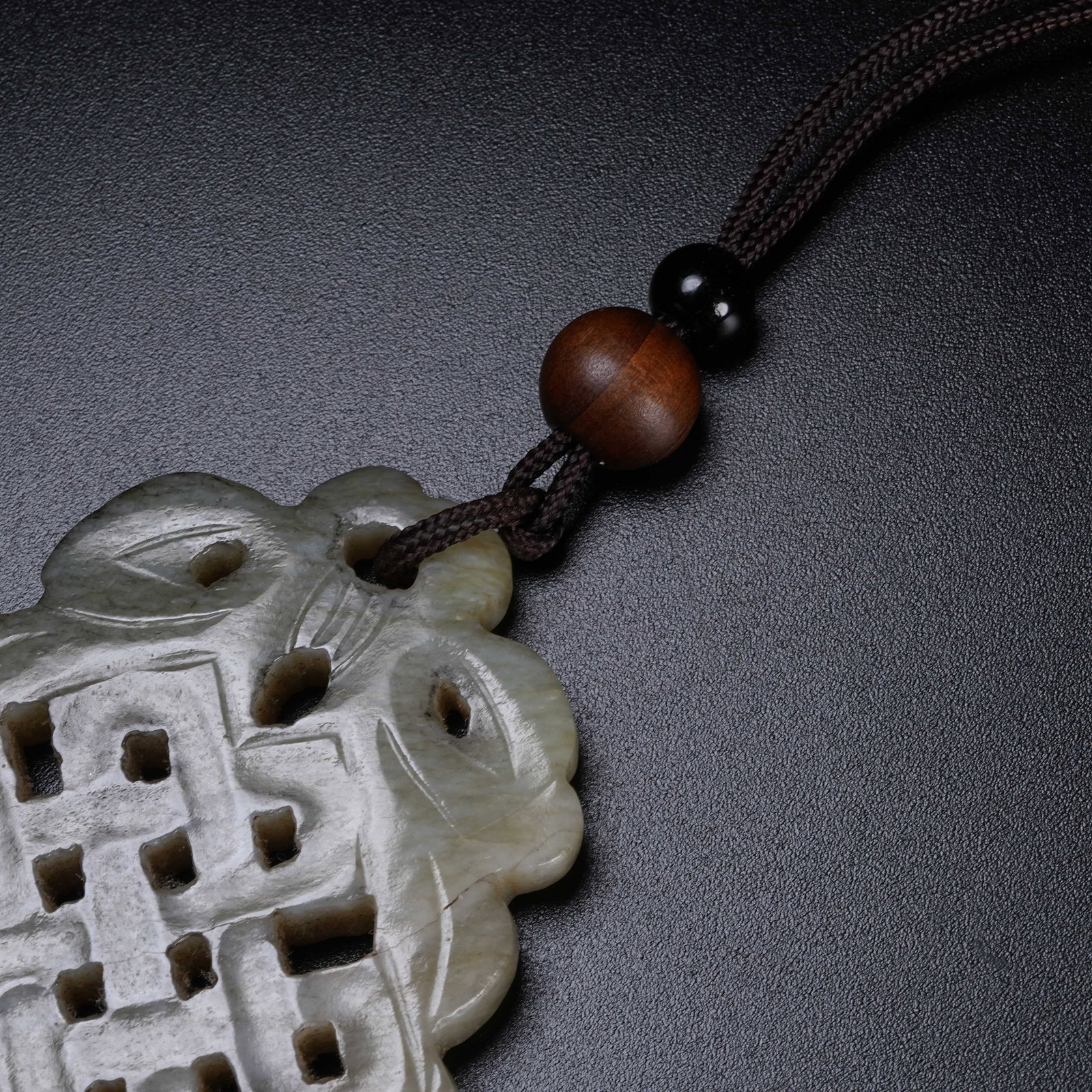 A HETIAN JADE PENDANT - 2