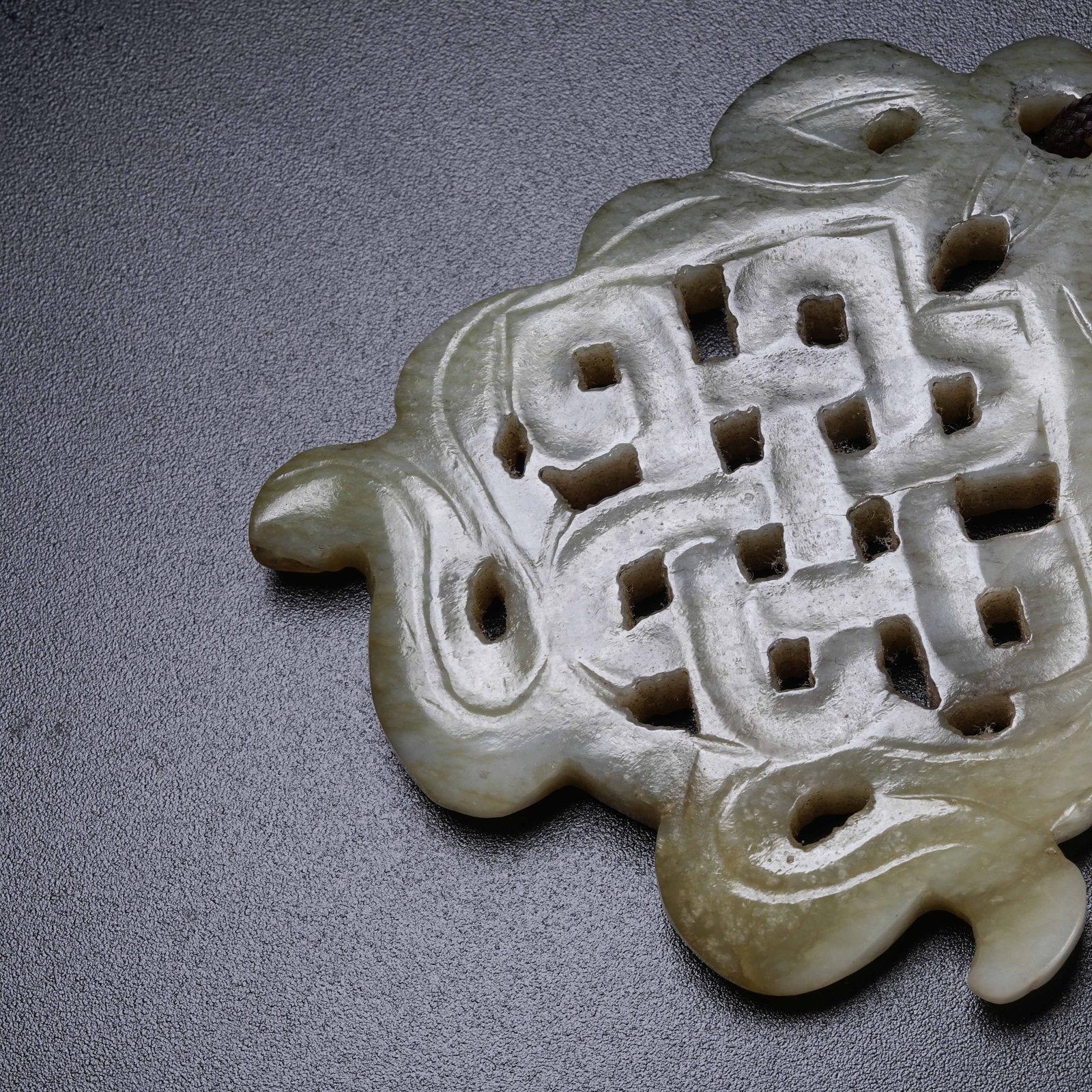 A HETIAN JADE PENDANT - 3
