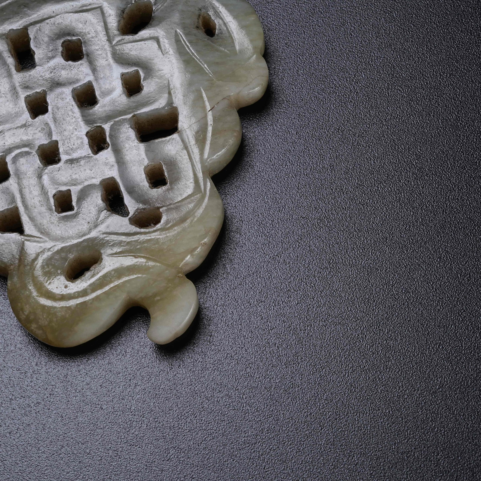 A HETIAN JADE PENDANT - 4