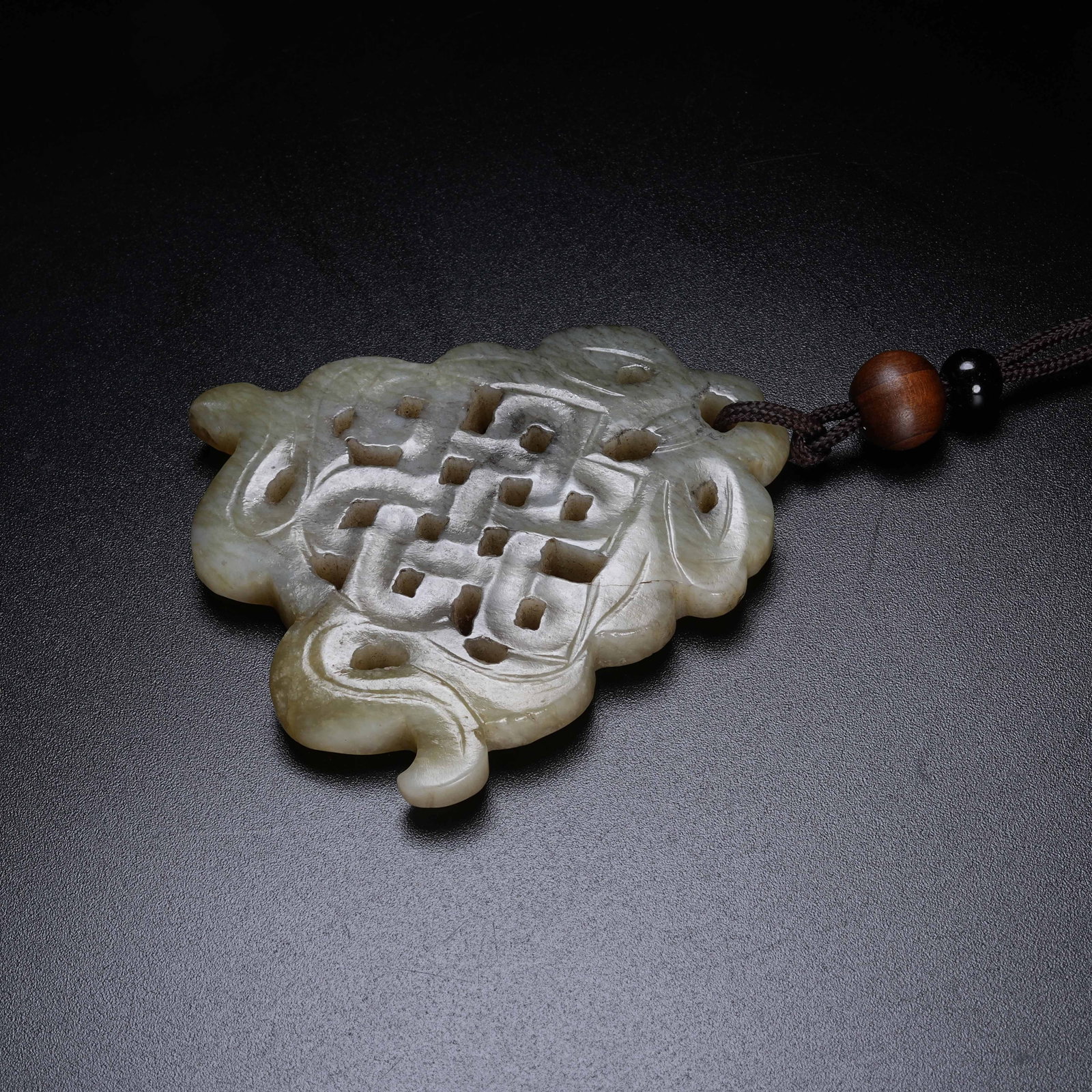 A HETIAN JADE PENDANT - 5