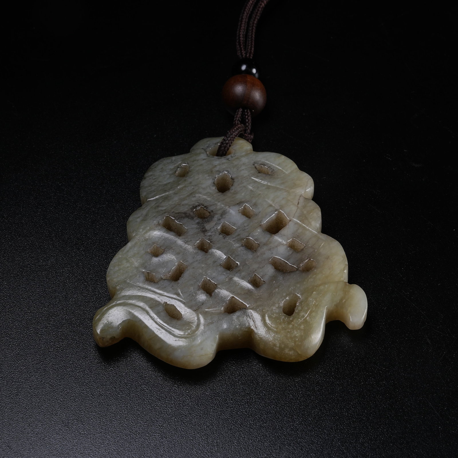 A HETIAN JADE PENDANT - 6