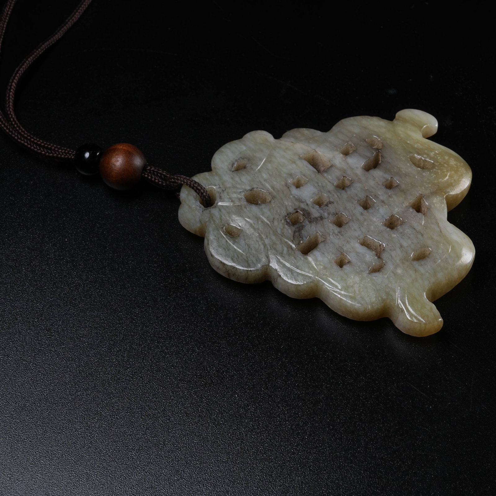 A HETIAN JADE PENDANT - 7