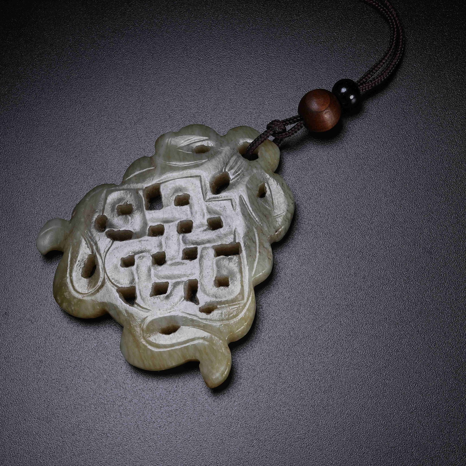A HETIAN JADE PENDANT - 8