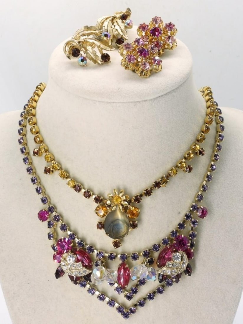 COLORFUL RHINESTONE LOT (1 of 3)