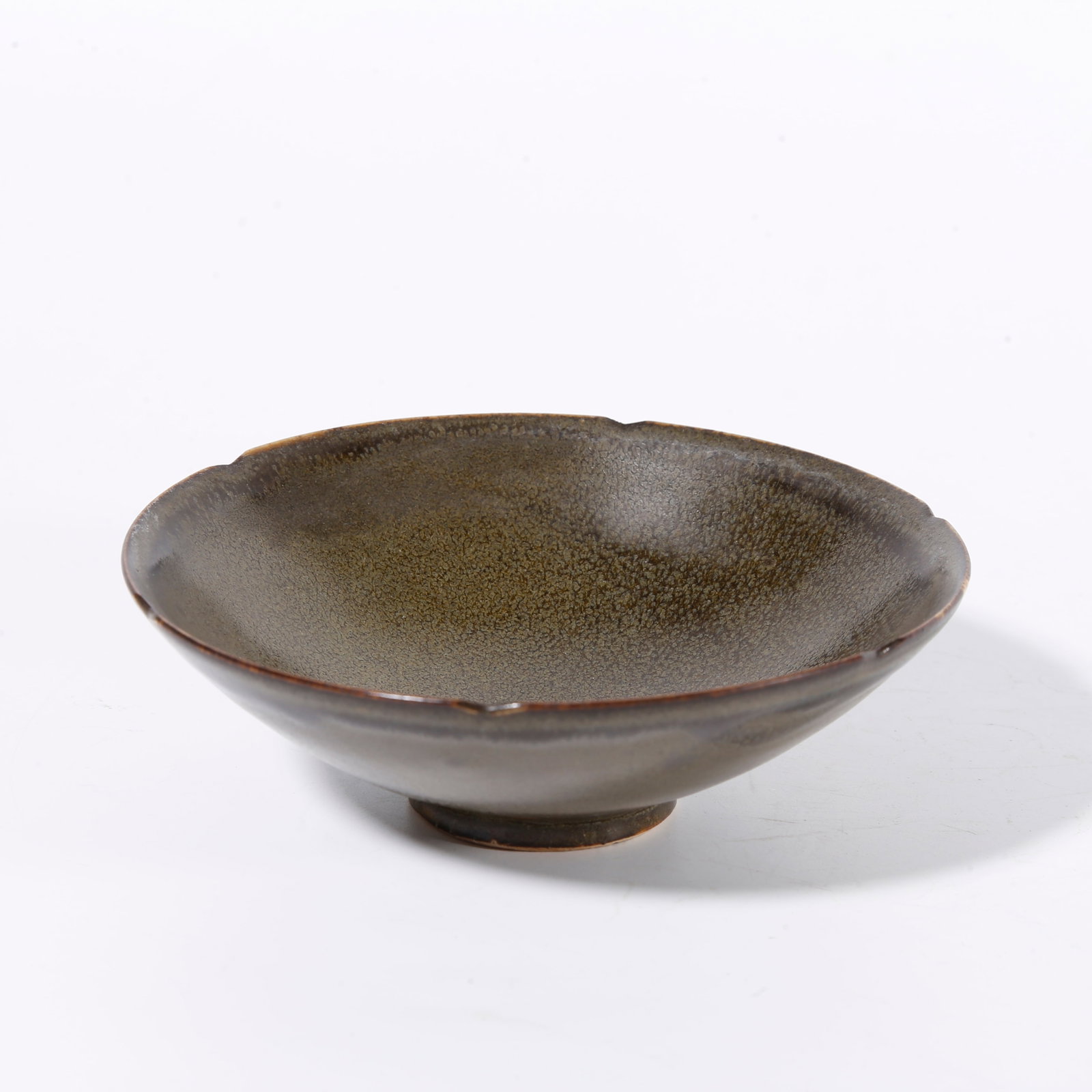 A DING KILN TEA?DUST GLAZED TEA BOWL (1 of 9)