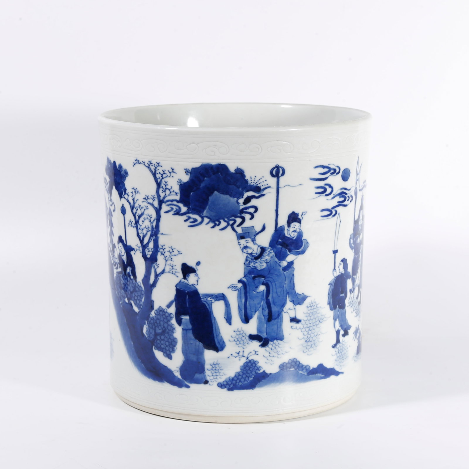 A BLUE AND WHITE BRUSH POT WITH FIGURE PATTERN: Blue and white brush pot with figure pattern