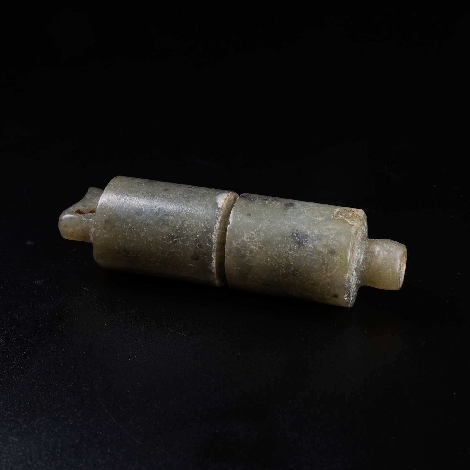 A ARCHAIC JADE PENDANT - 5