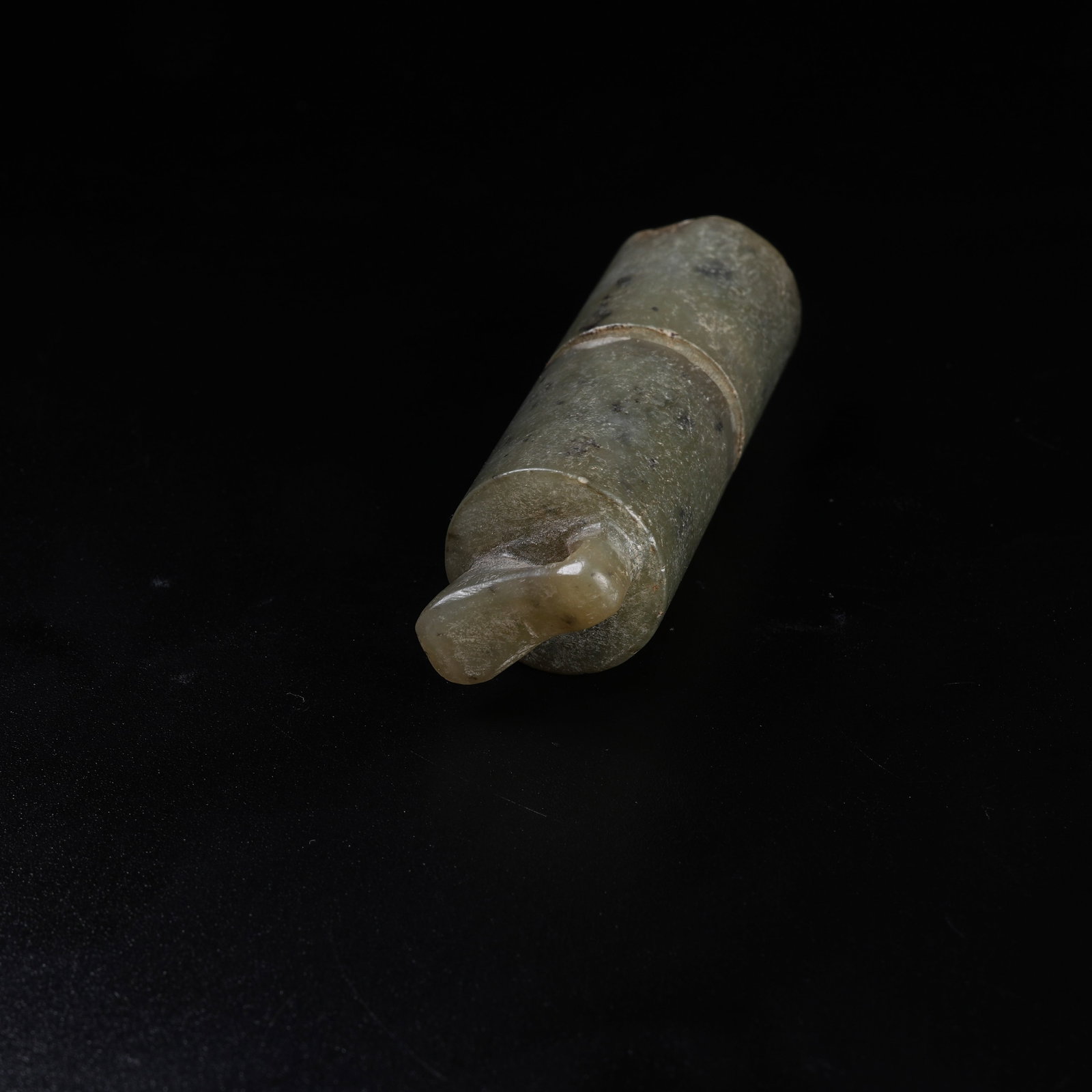 A ARCHAIC JADE PENDANT - 6