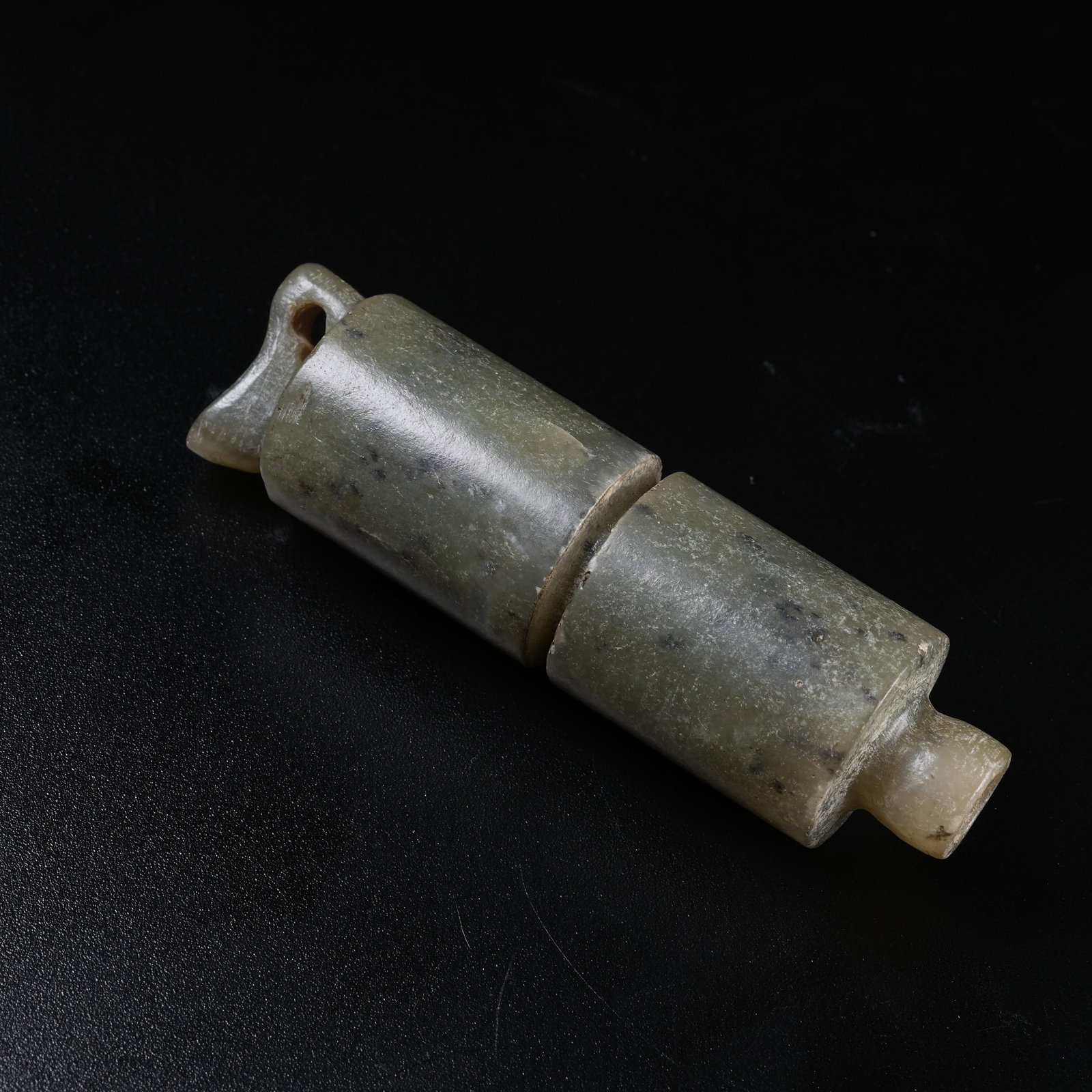 A ARCHAIC JADE PENDANT - 7