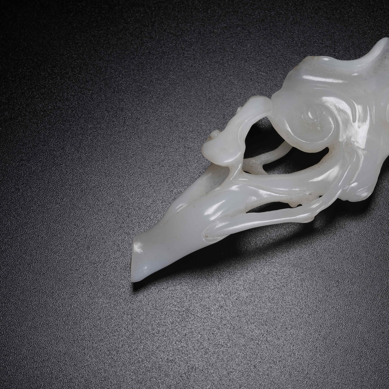 A HETIAN JADE GANODERMA RUYI SCEPTER - 3