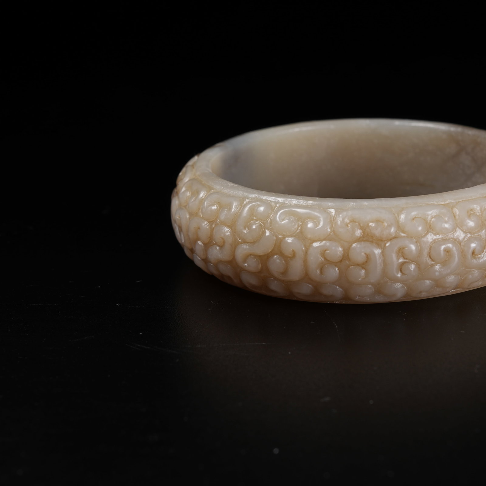 A ARCHAIC JADE BANGLE - 5