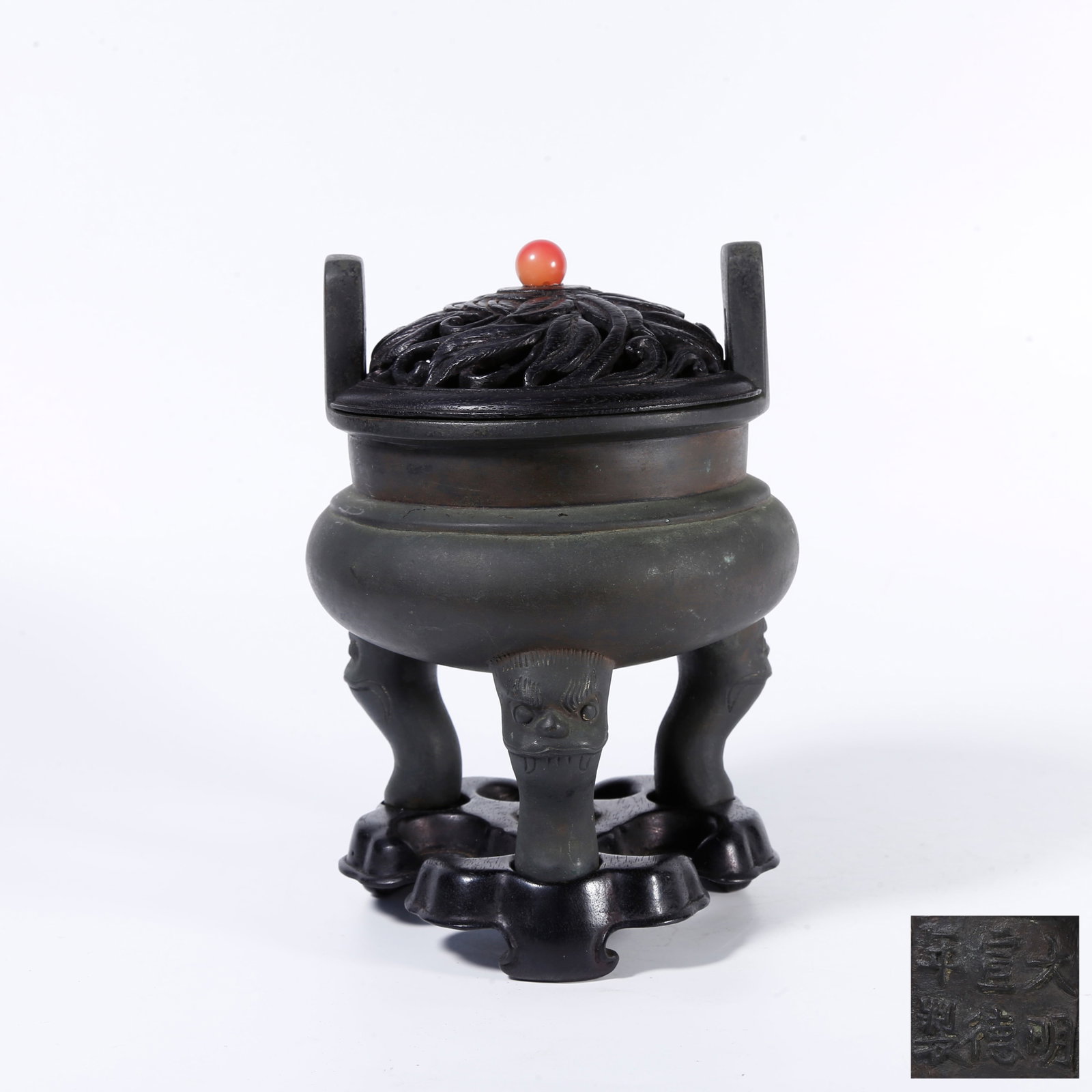 A BRONZE BEAST?FOOT UPRIGHT?EAR CENSER: Bronze beast?foot upright?ear censer