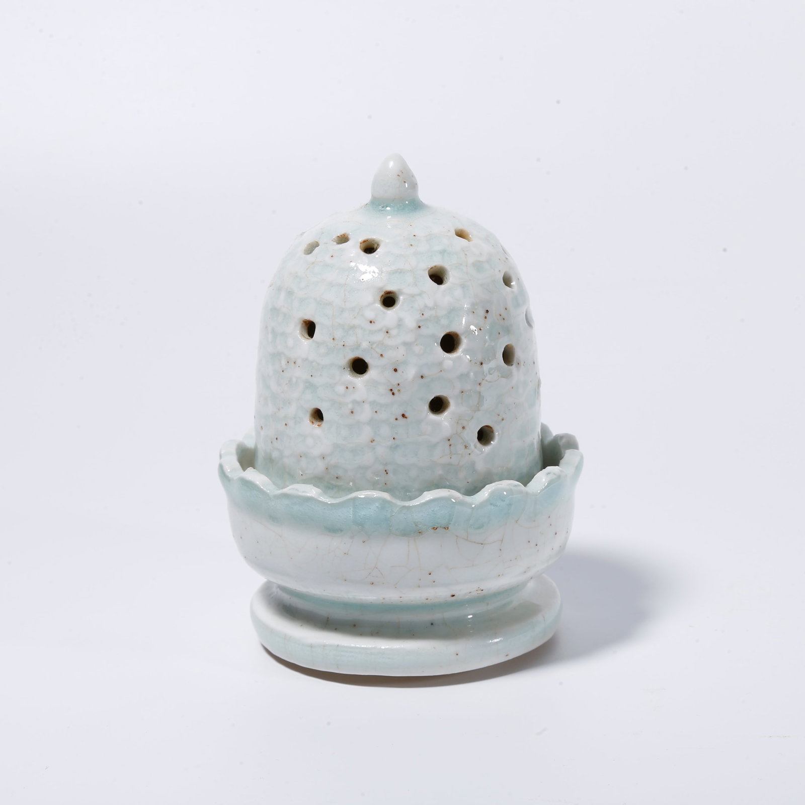 A HUTIAN?KILN INCENSE BURNER: Hutian?kiln incense burner
