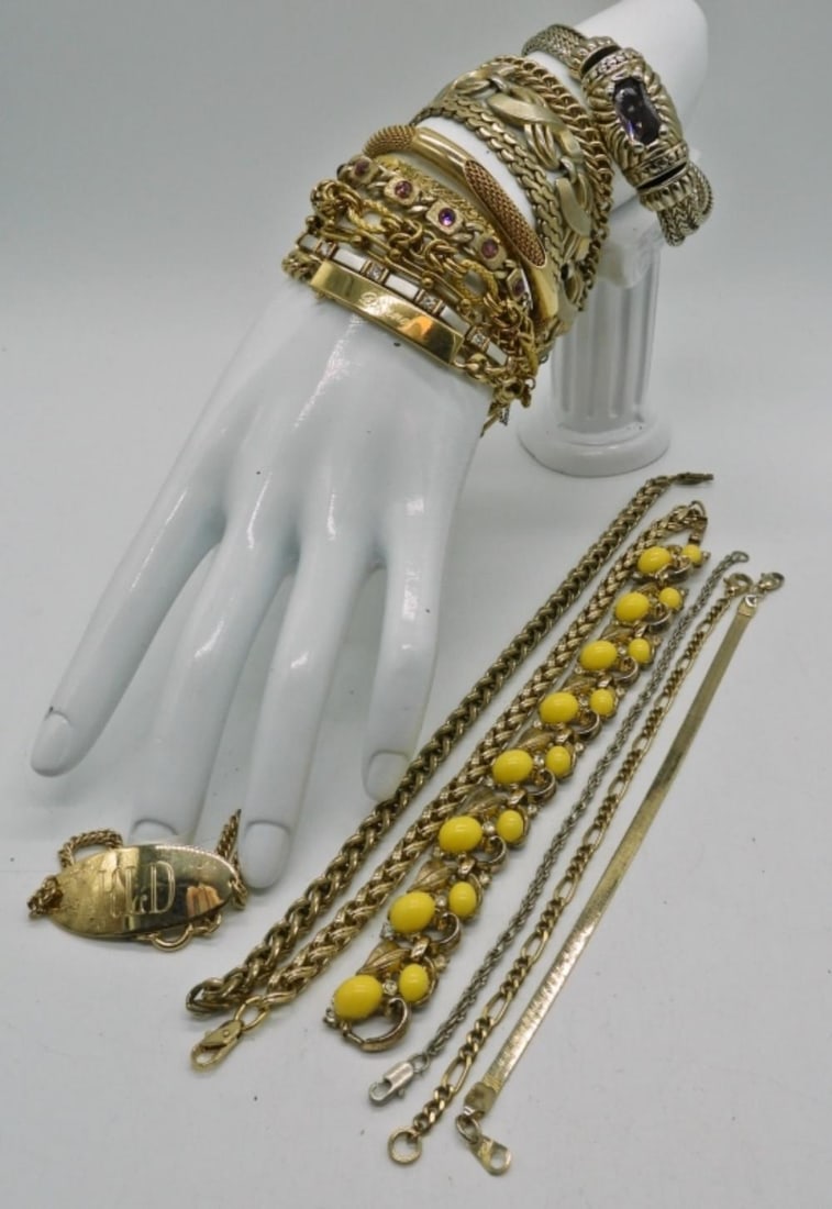 (18) VTG BRACELETS - CHAIN STYLE: (18) VTG BRACELETS - CHAIN STYLE