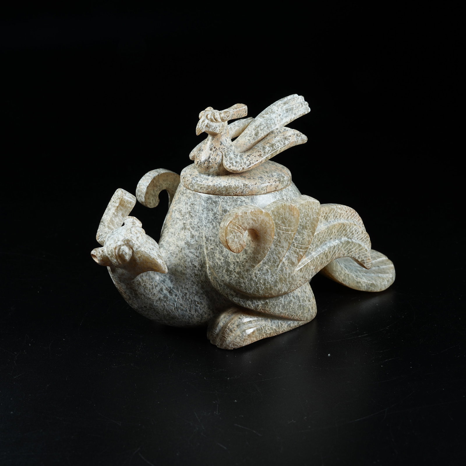 A ANCIENT JADE PHOENIX-SHAPED INCENSE BURNER: Ancient Jade Phoenix-shaped Incense Burner