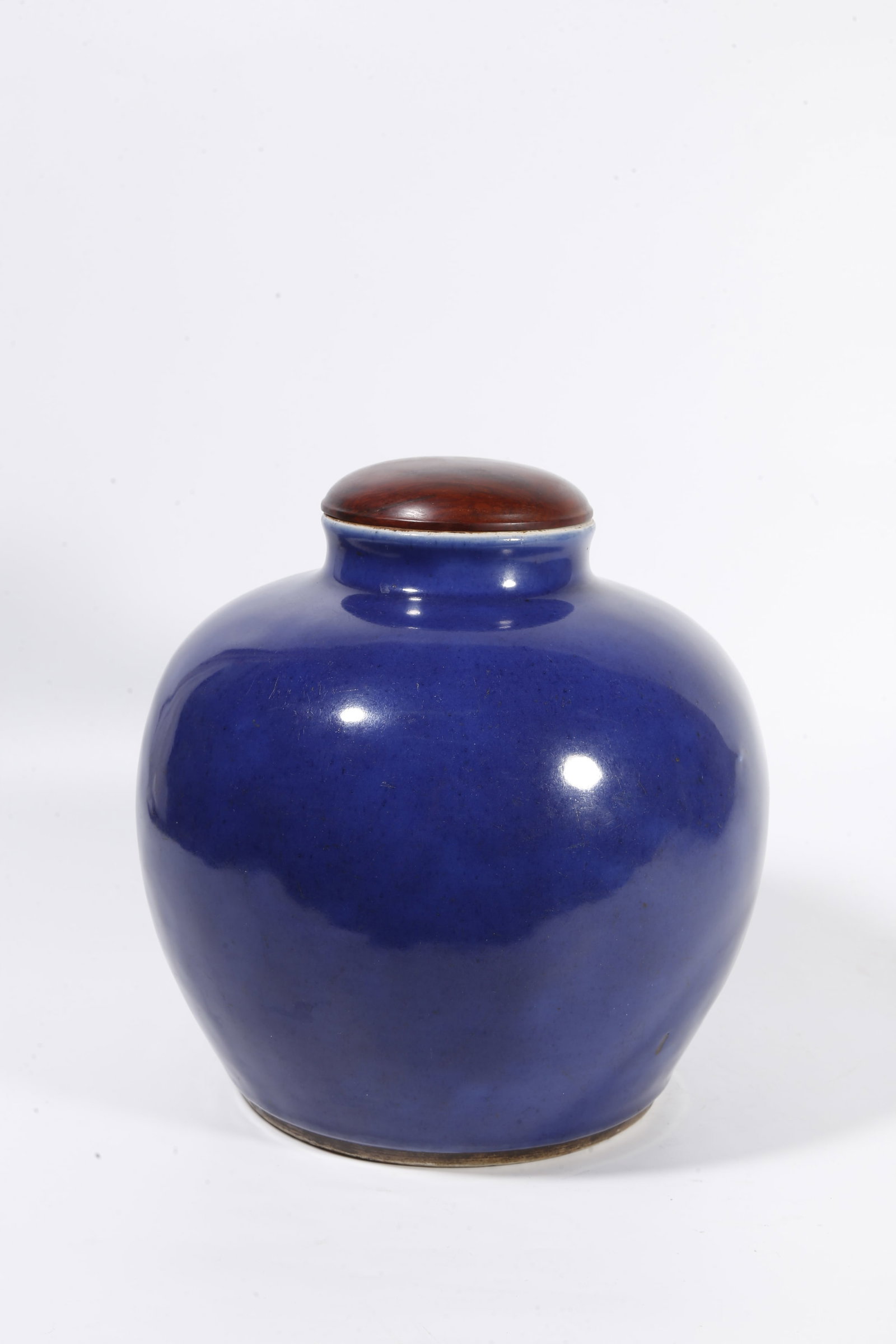 A COVERED JAR WITH SPLASHED?BLUE GLAZE - 2