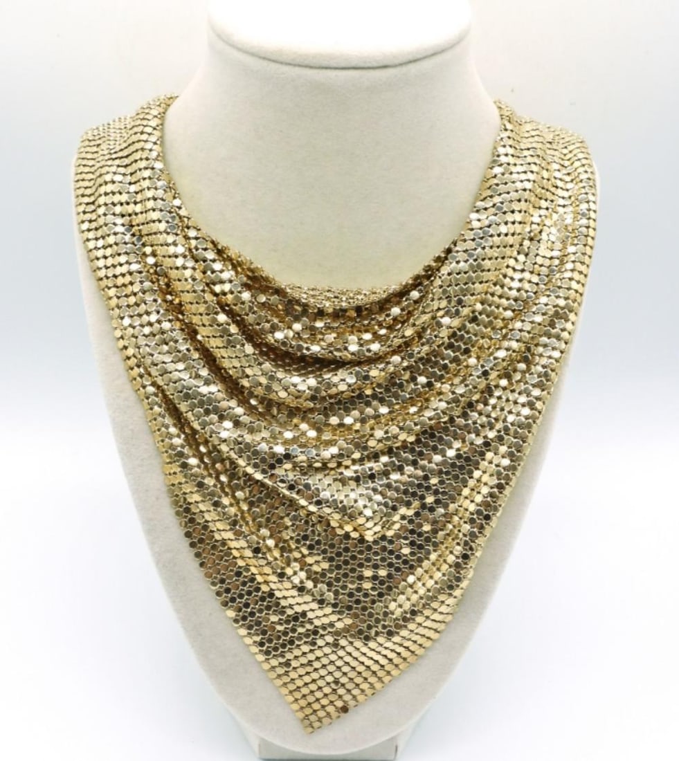 LARGE MESH BIB STYLE NECKLACE: LARGE MESH BIB STYLE NECKLACE