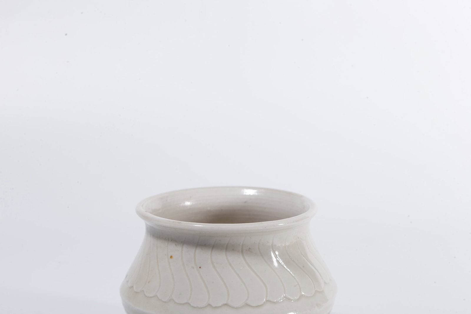 A DING WARE JAR WITH LOTUS PATTERN - 5