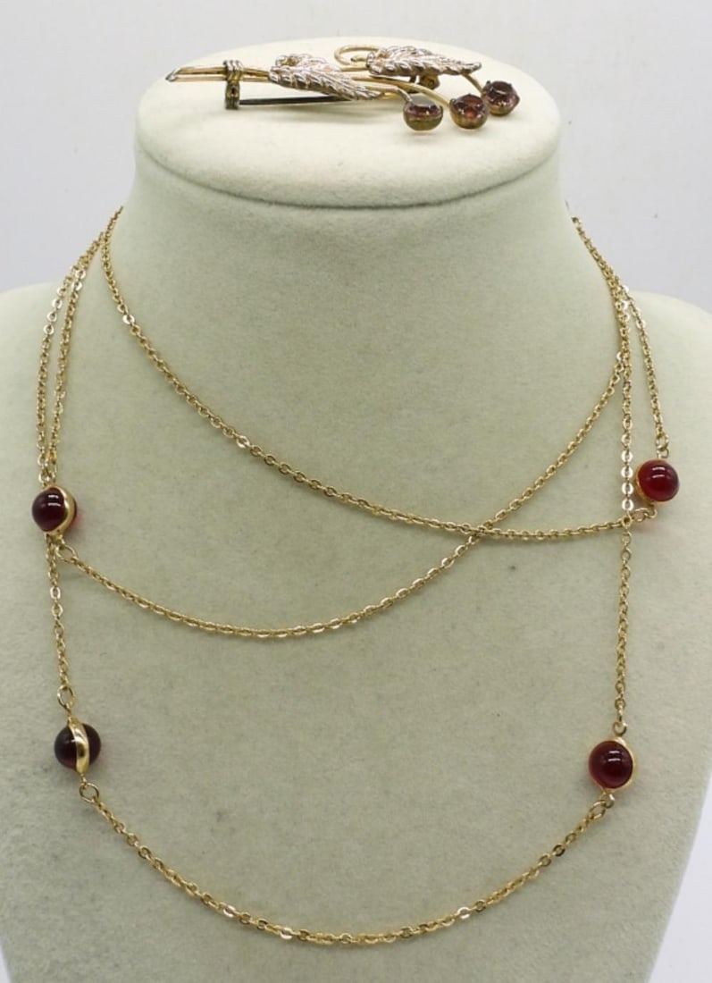 VINTAGE AVON NECKLACE & BROOCHES: VINTAGE AVON NECKLACE & BROOCHES