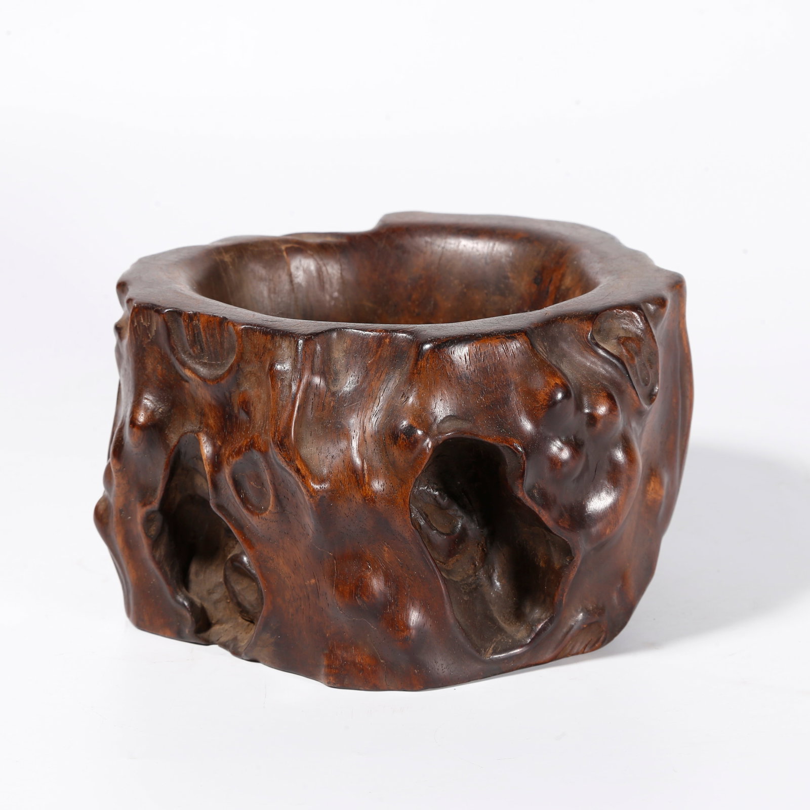 A BURL?FORM WASHER OF HUANGHUALI WOOD: Burl?form washer of huanghuali wood