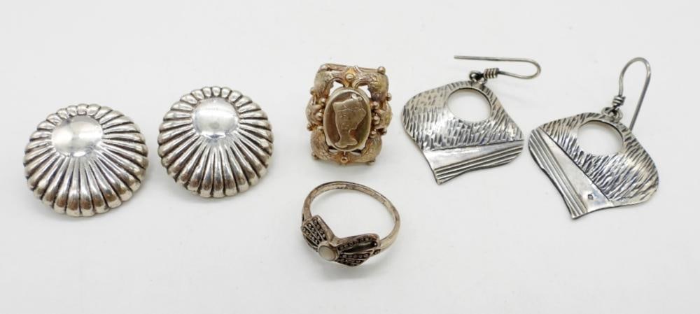ETCHED DESIGN LOT (2) RINGS (2) EARRINGS (1 of 3)