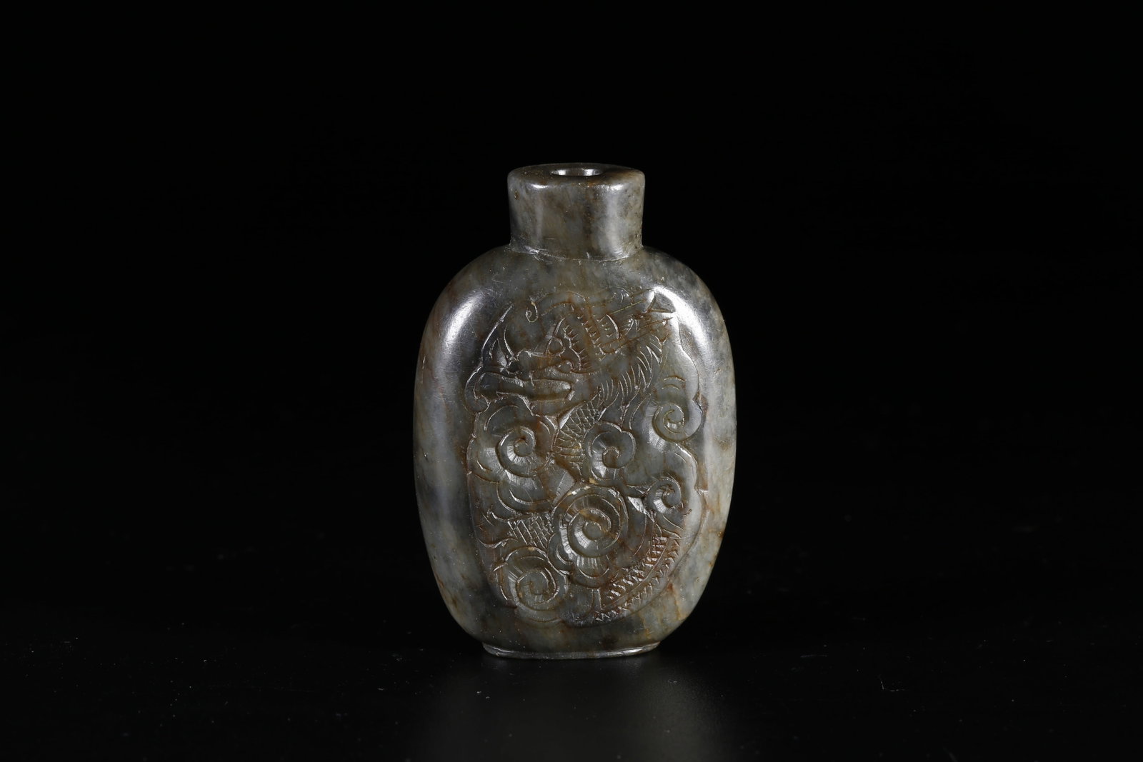 A HETIAN JADE SNUFF BOTTLE WITH CLOUD AND DRAGON DESIGN (1 of 9)