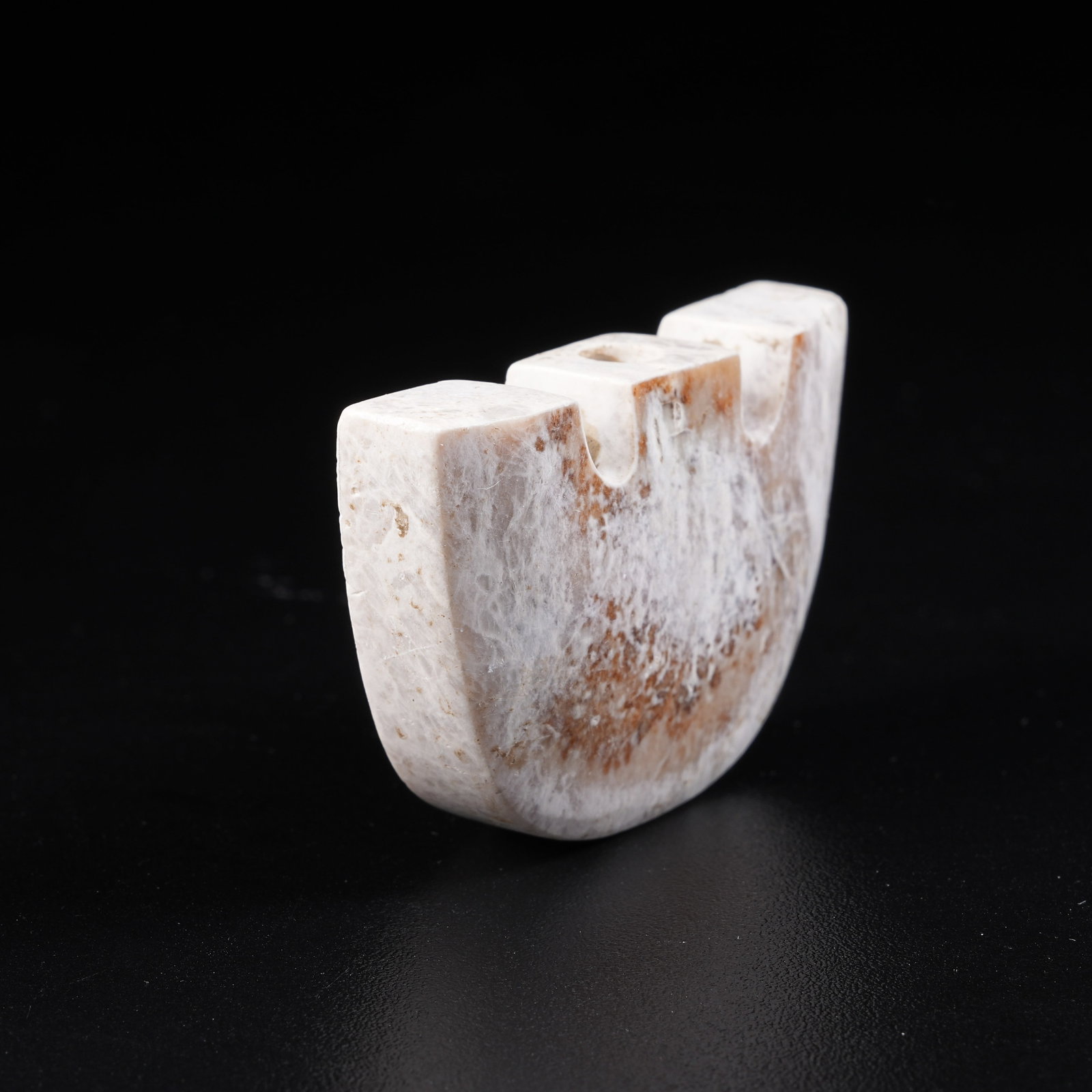 A ANCIENT JADE PENDANT - 4