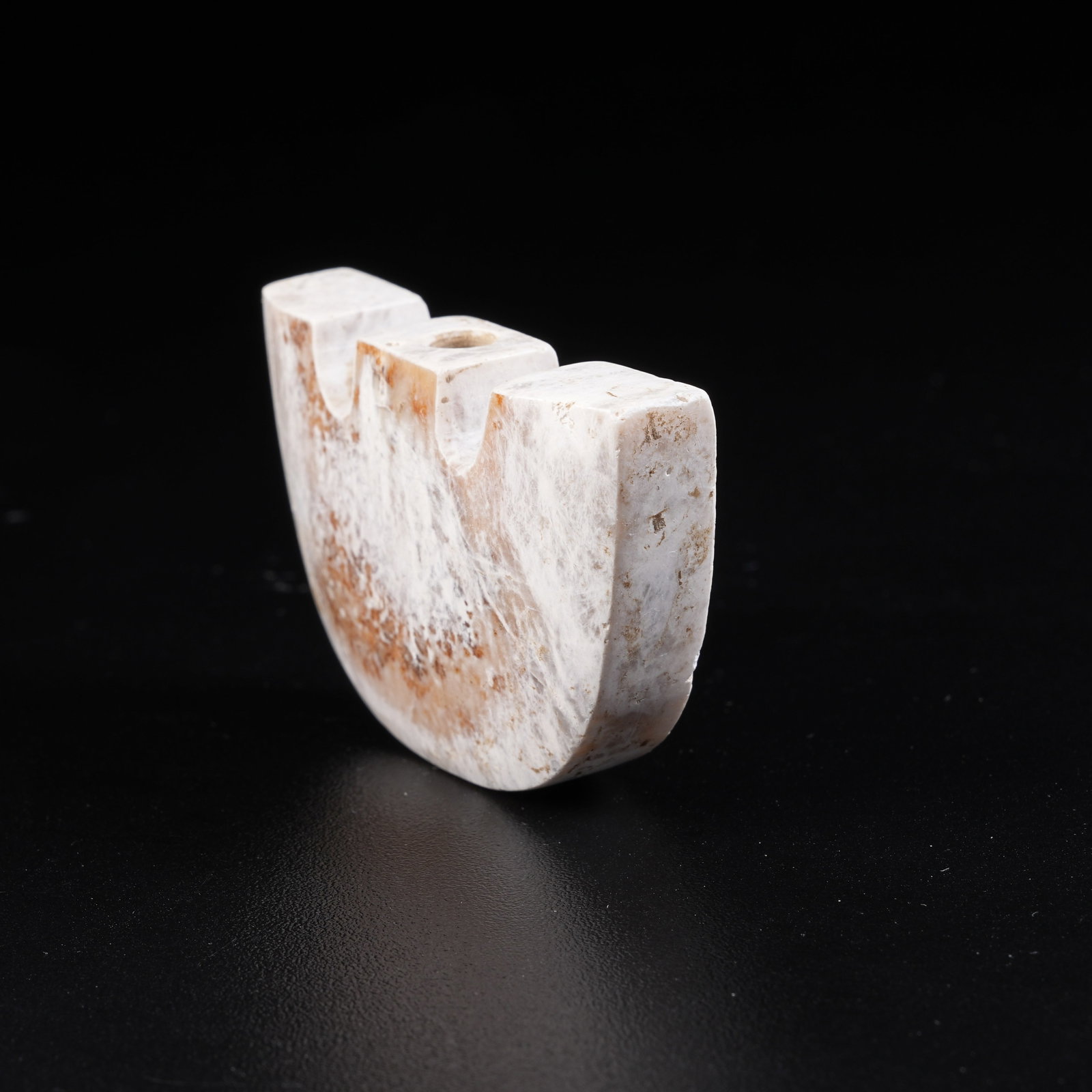 A ANCIENT JADE PENDANT - 5