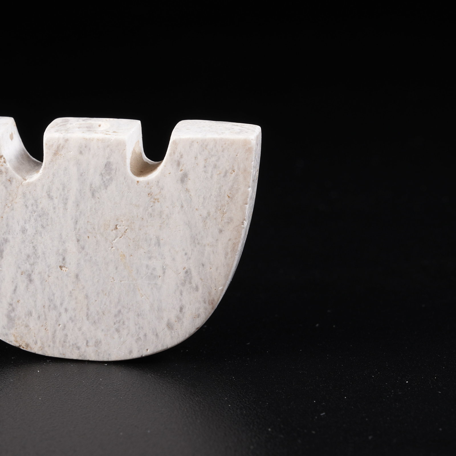 A ANCIENT JADE PENDANT - 7