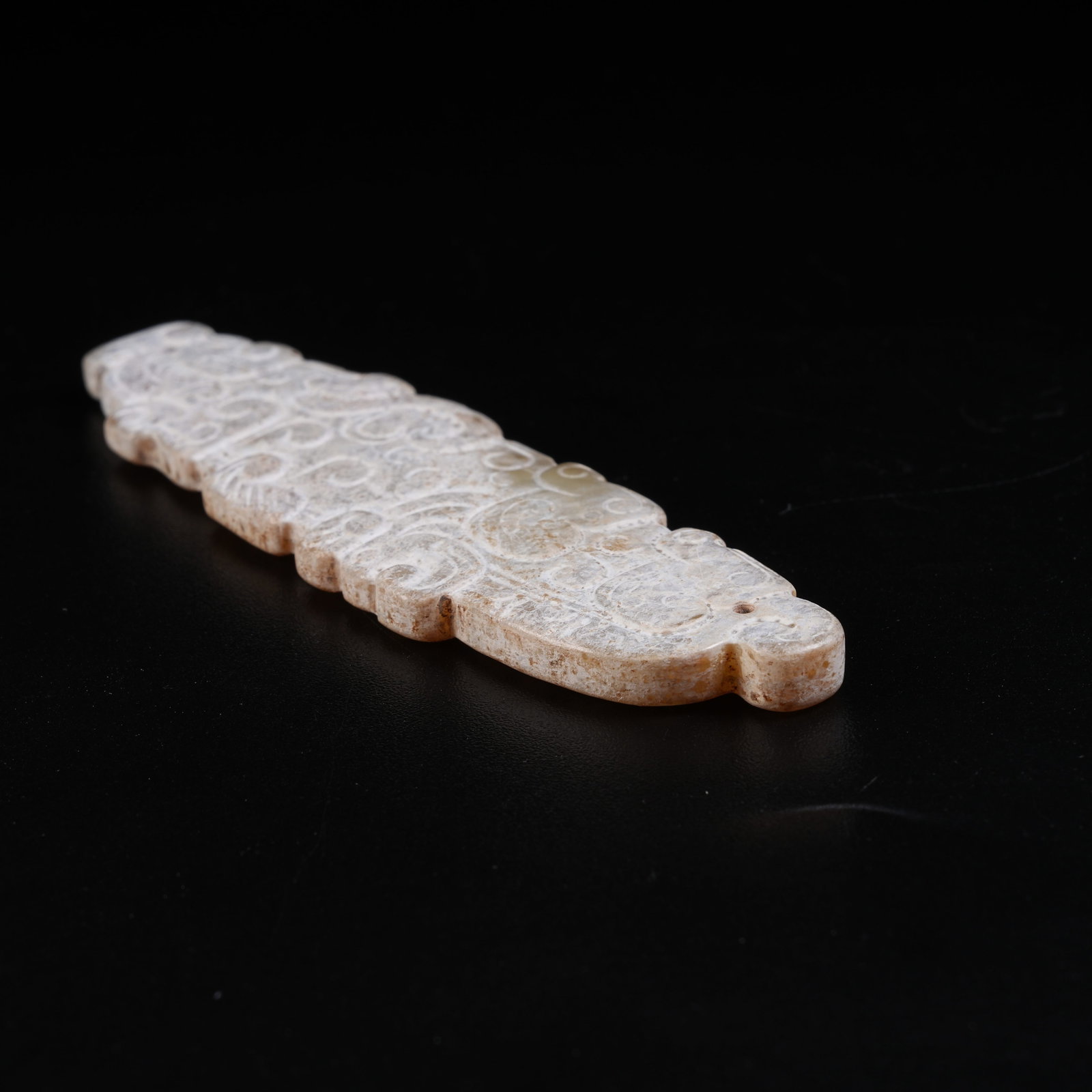 A ANCIENT JADE PENDANT WITH HOOKED CLOUD PATTERNS - 7