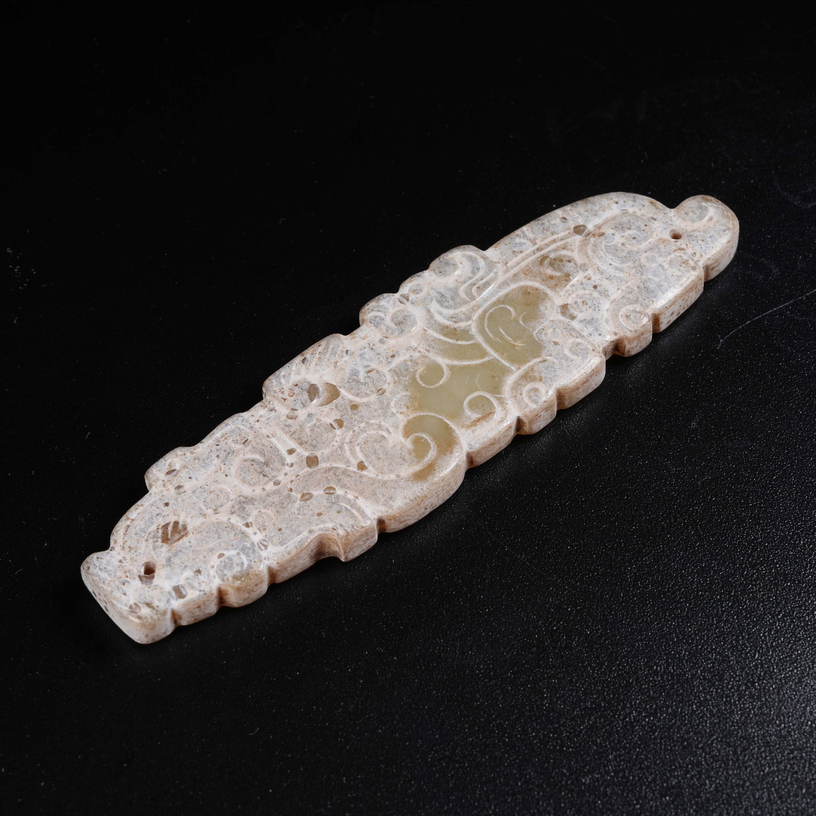 A ANCIENT JADE PENDANT WITH HOOKED CLOUD PATTERNS - 8