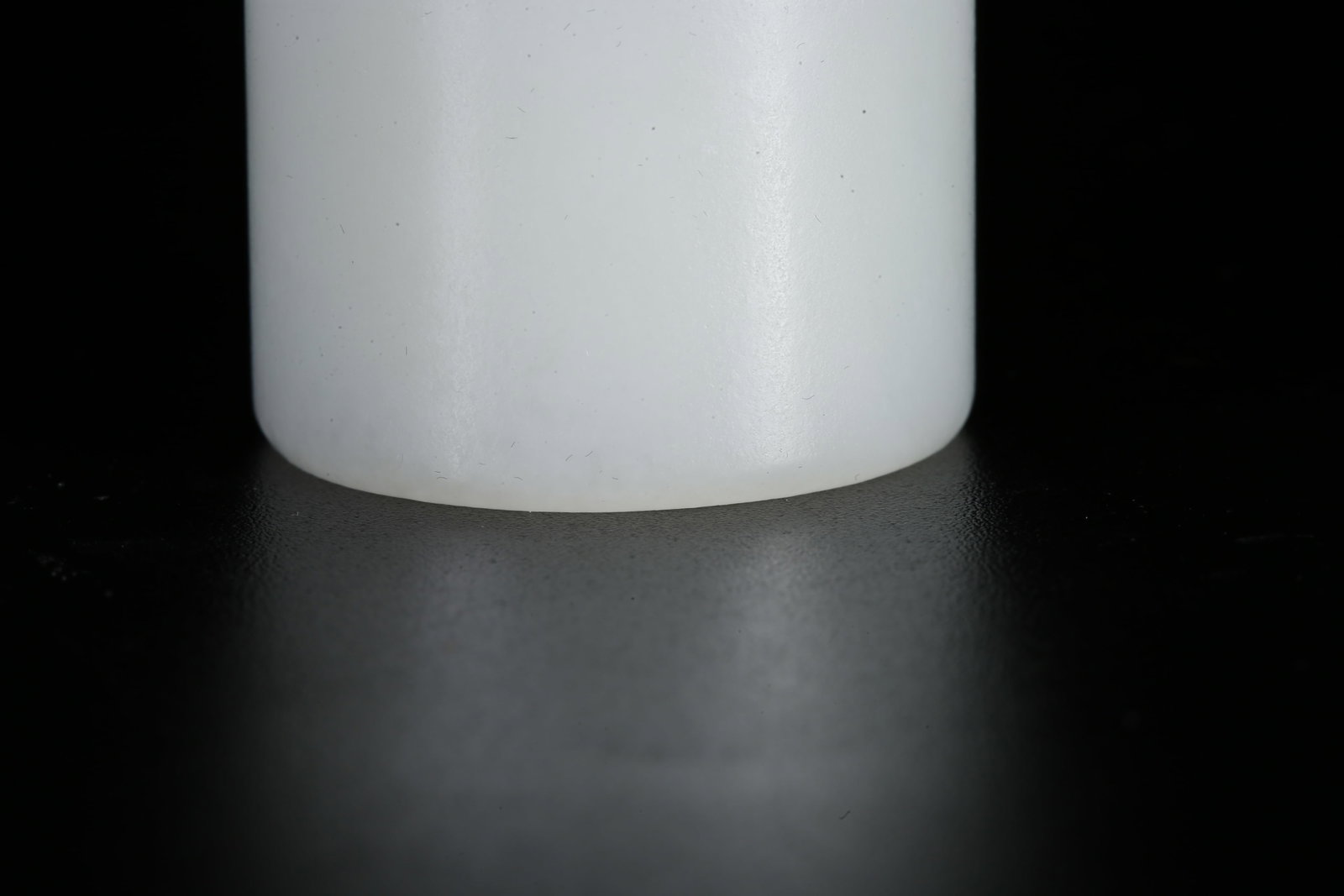 A HETIAN JADE THUMB RING - 6