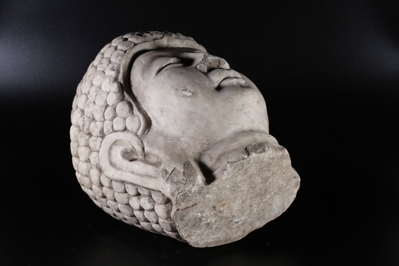 A WHITE MARBLE BUDDHA HEAD - 10