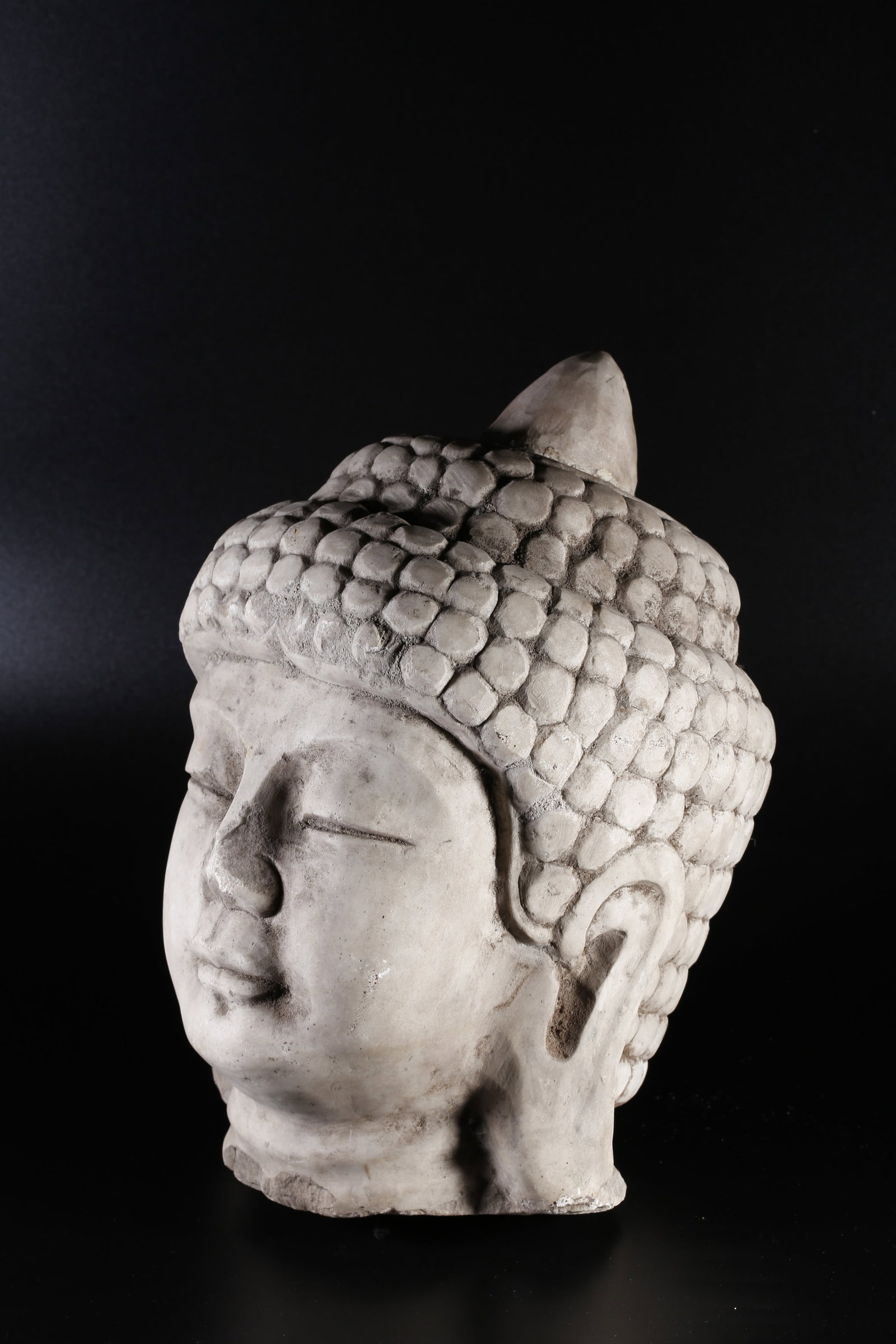A WHITE MARBLE BUDDHA HEAD - 4