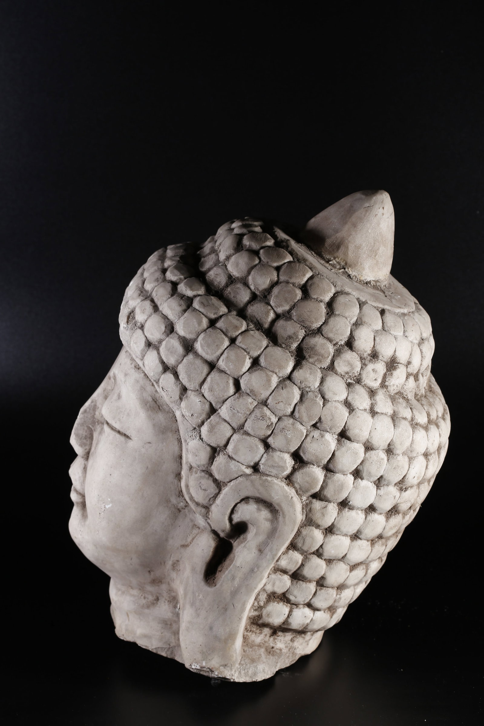 A WHITE MARBLE BUDDHA HEAD - 5