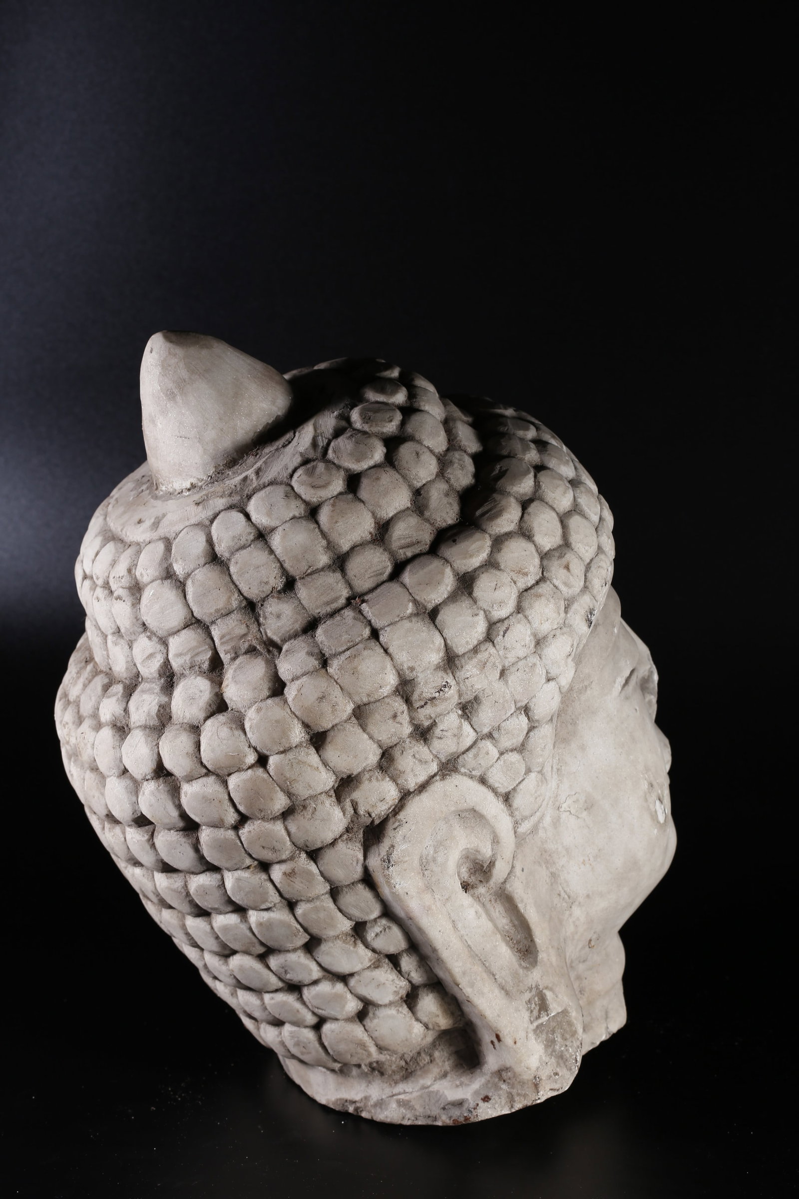 A WHITE MARBLE BUDDHA HEAD - 9