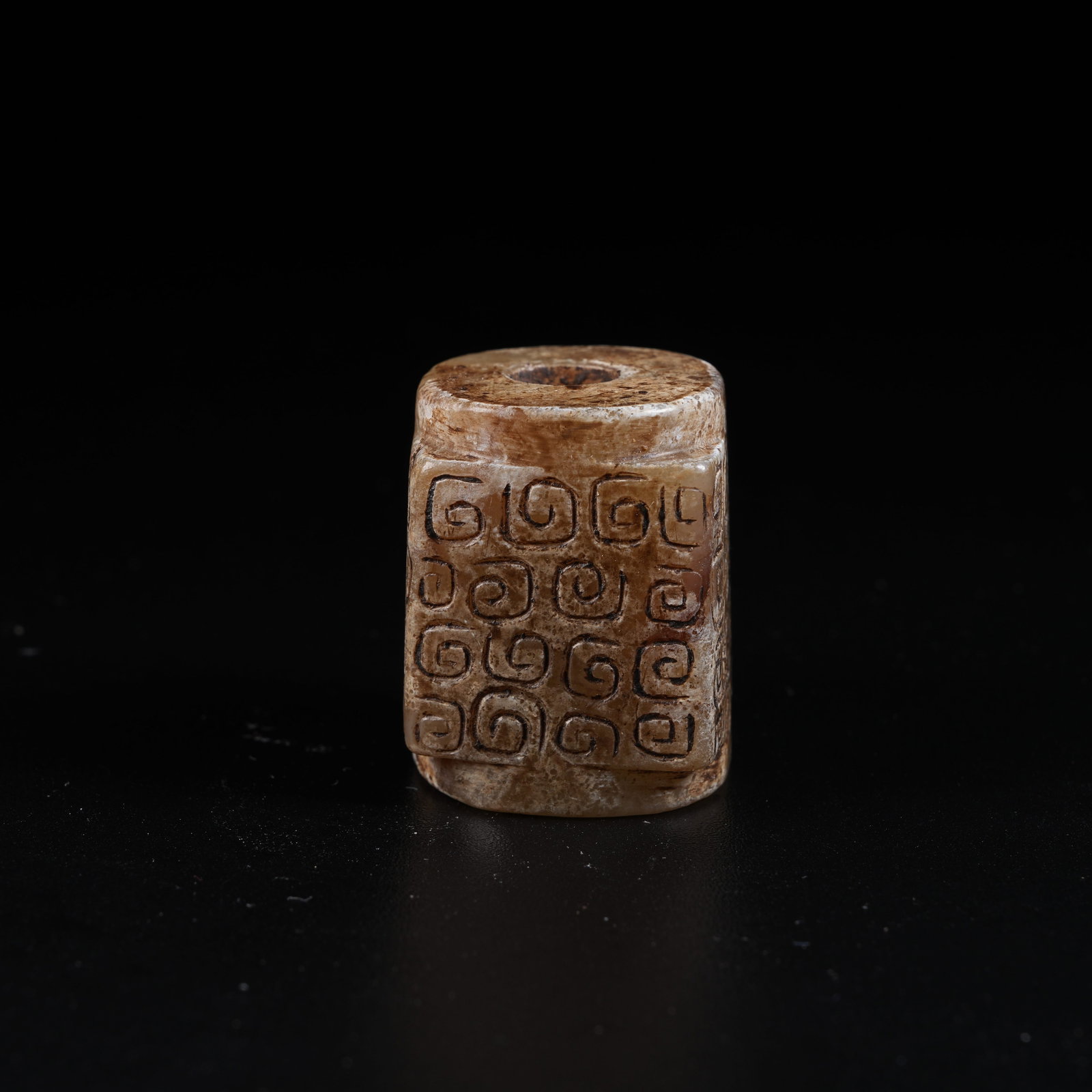 A ANCIENT JADE CONG TUBE WITH HOOKED CLOUD PATTERNS - 3