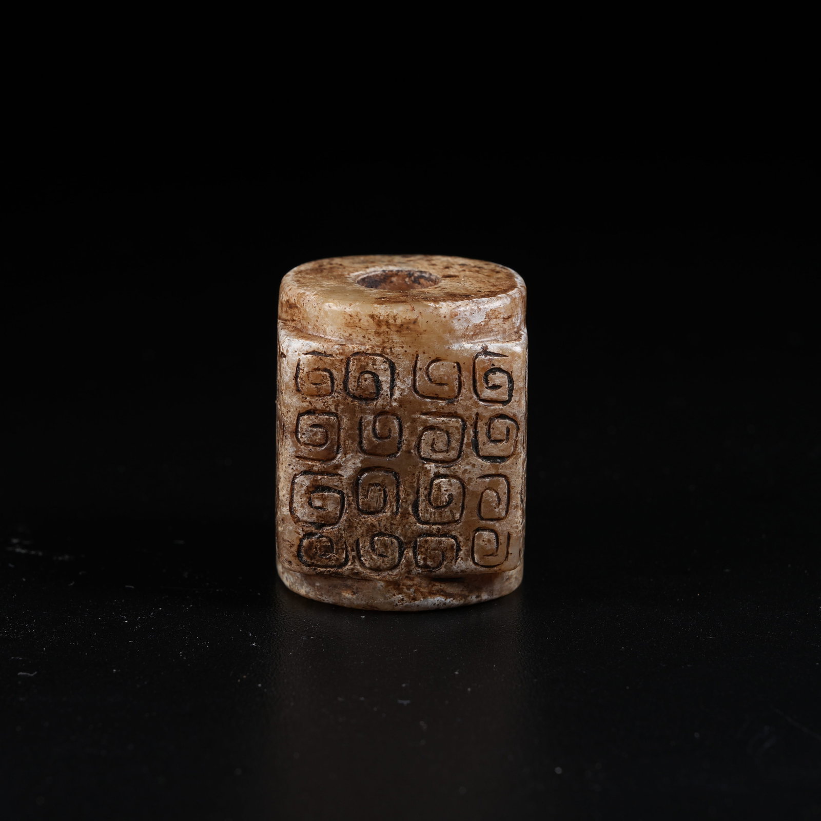 A ANCIENT JADE CONG TUBE WITH HOOKED CLOUD PATTERNS - 4