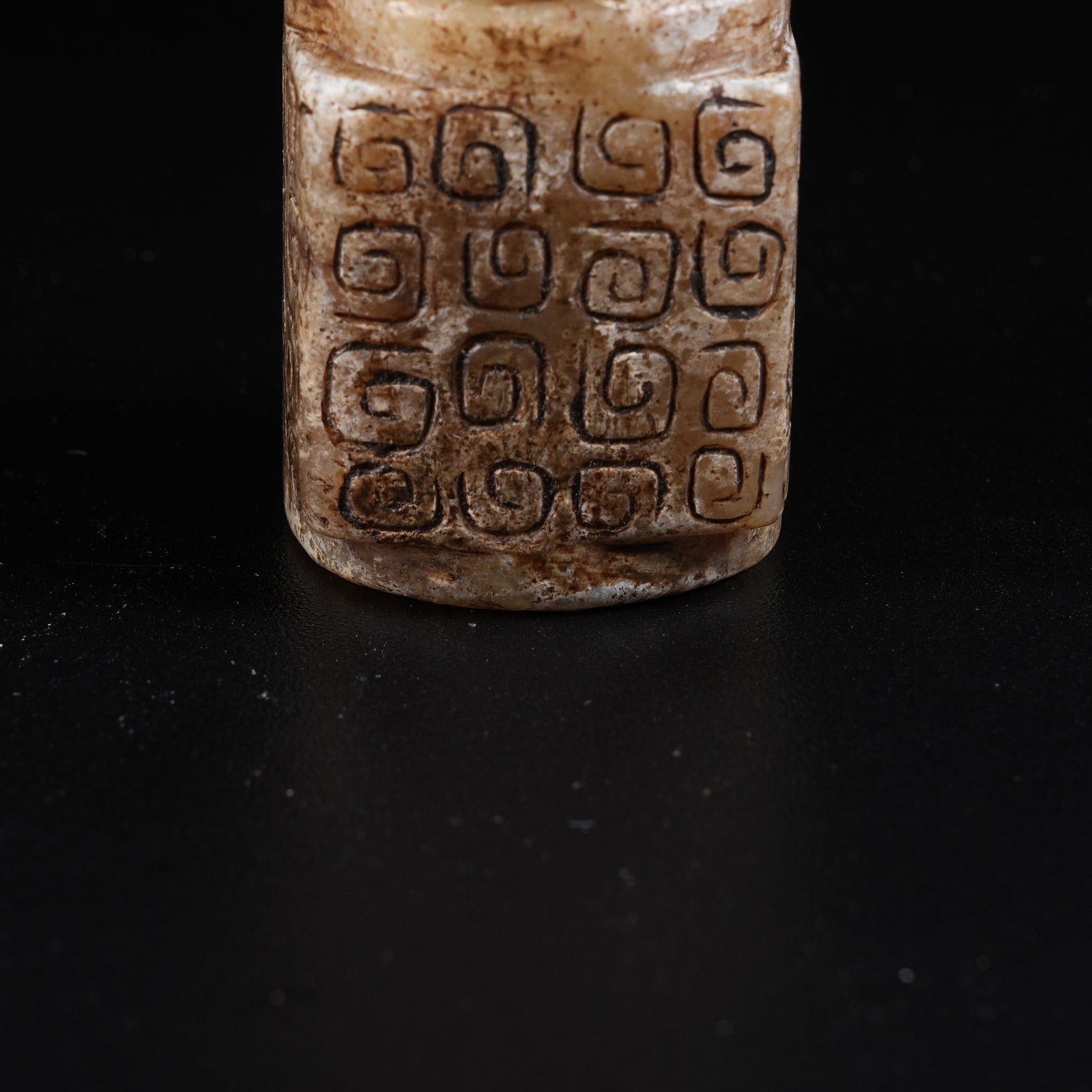 A ANCIENT JADE CONG TUBE WITH HOOKED CLOUD PATTERNS - 6