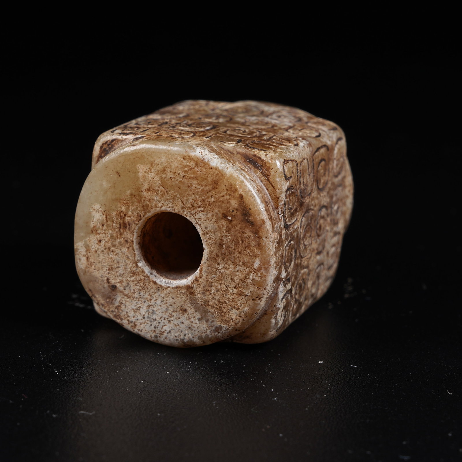 A ANCIENT JADE CONG TUBE WITH HOOKED CLOUD PATTERNS - 9