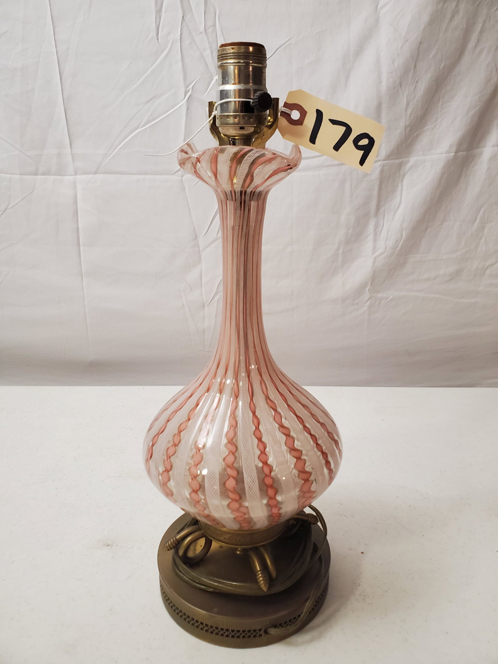 VINTAGE ITALIAN MURANO GLASS LATTICINO TABLE TOP ELECTRIFIED WITH BRASS BASE LAMP (1 of 8)