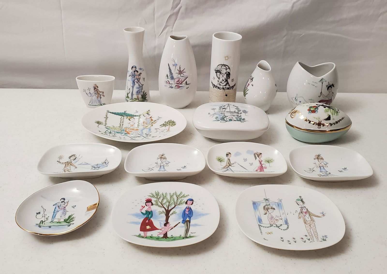 VINTAGE ROSENTHAL ASSORTED CERAMIC STUDIO ITEMS (1 of 19)