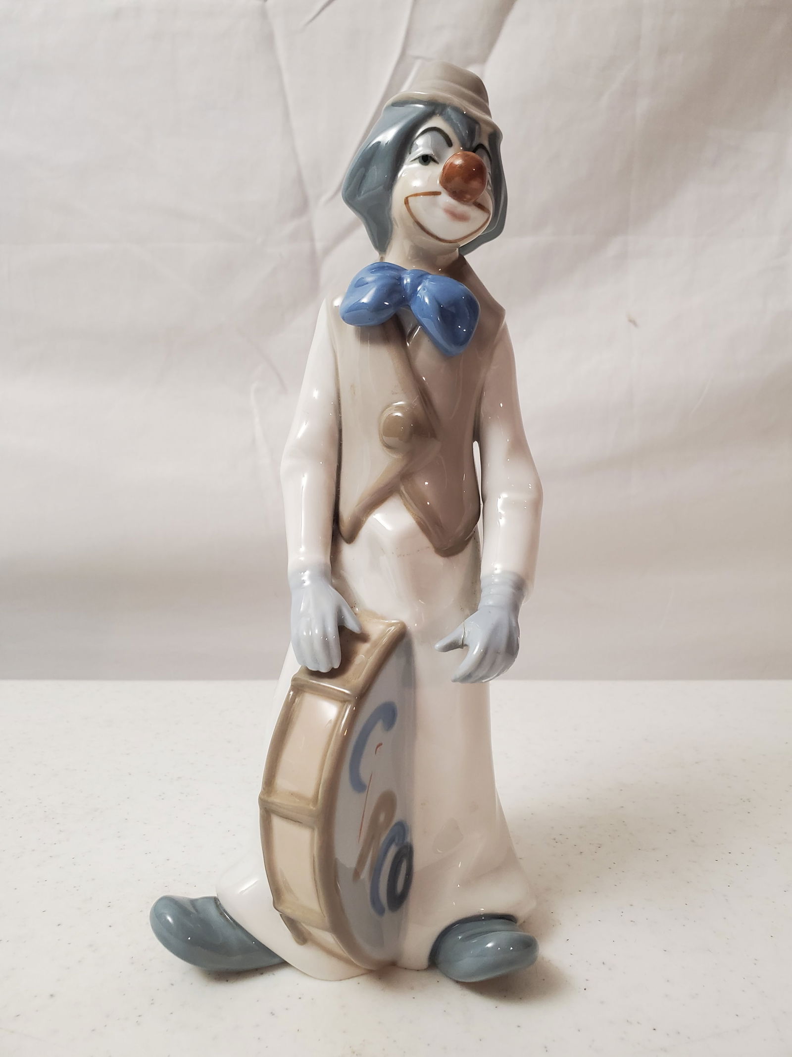 VINTAGE CASADES SPANISH PORCELAIN CLOWN WITH DRUM FIGURINE (1 of 7)