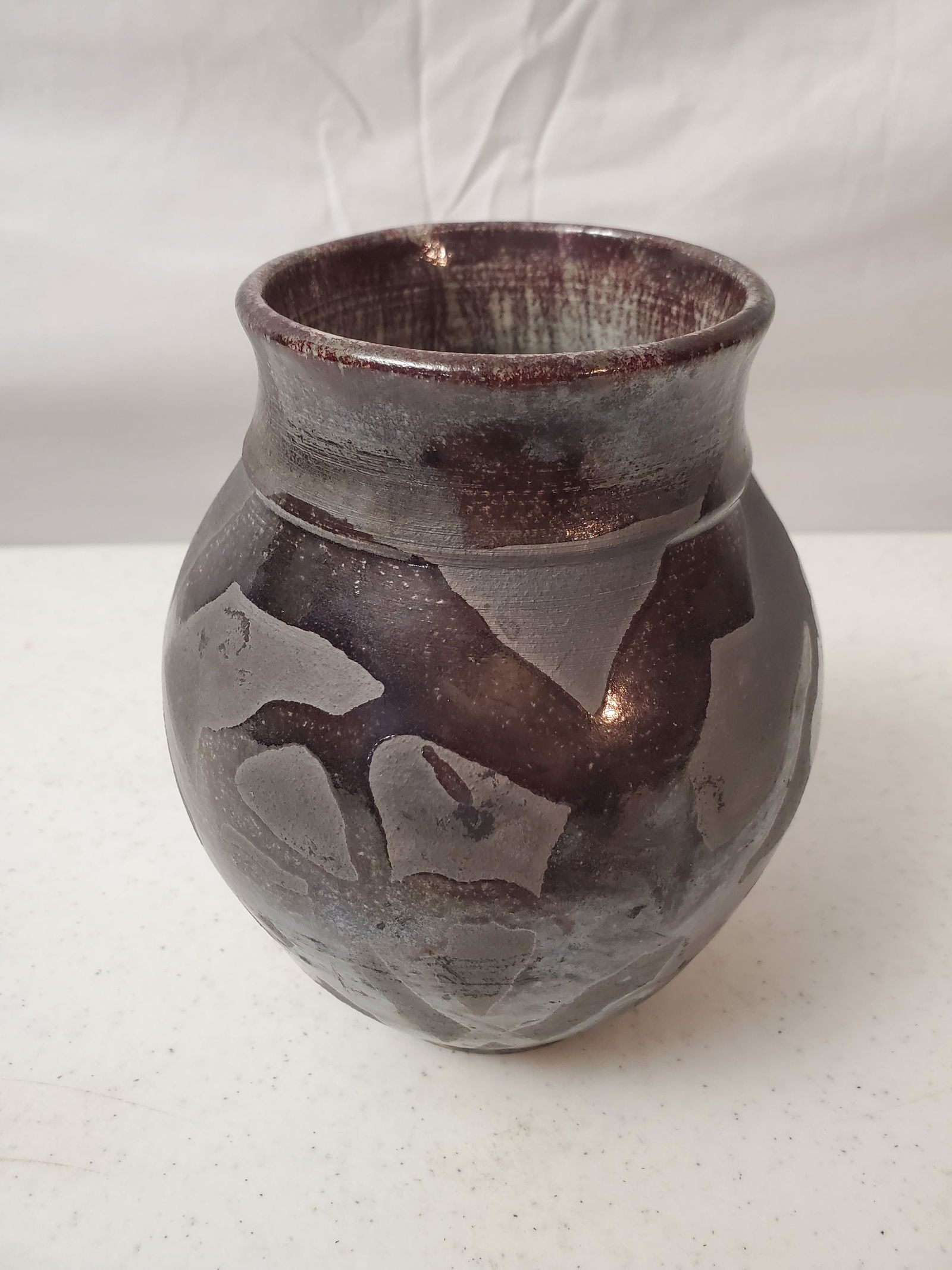 VINTAGE STUDIO POTTERY VASE ARTIST SIGNED TO BASE (1 of 7)