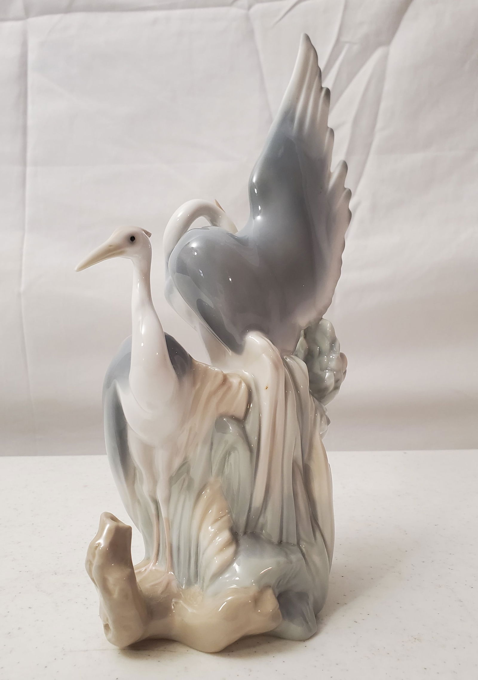 LLADRO "RESTING HERONS" PORCELAIN FIGURINE NO. 0045 (1 of 11)