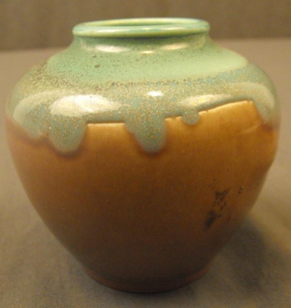 Rookwood Drip Glaze Art Pottery Vase: A nice two tone drip glaze vase, with Mica flakes in upper grid drip. 4"